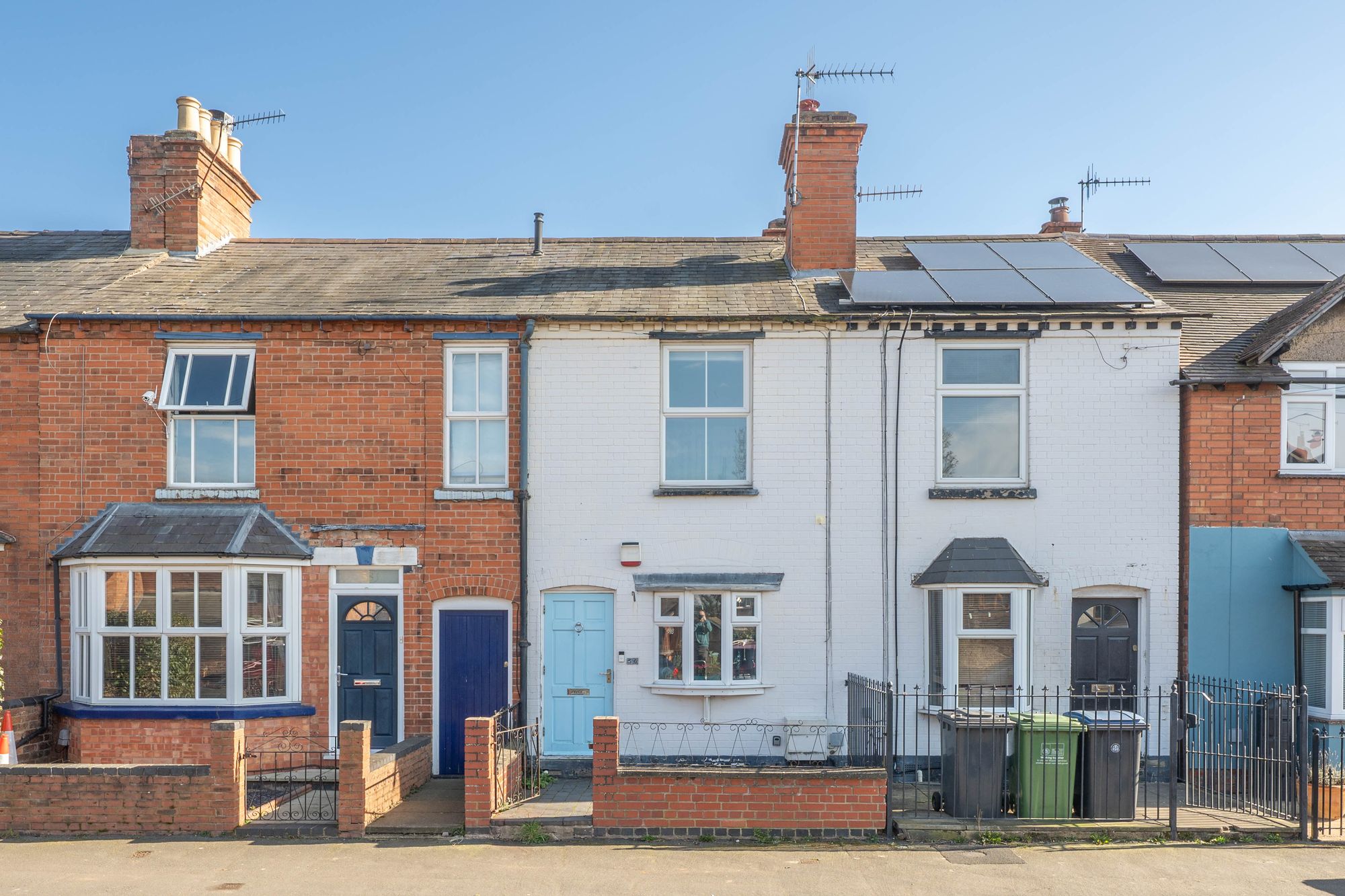3 bed mid-terraced house for sale in Clopton Road, Stratford-Upon-Avon, CV37 - Property Image 1