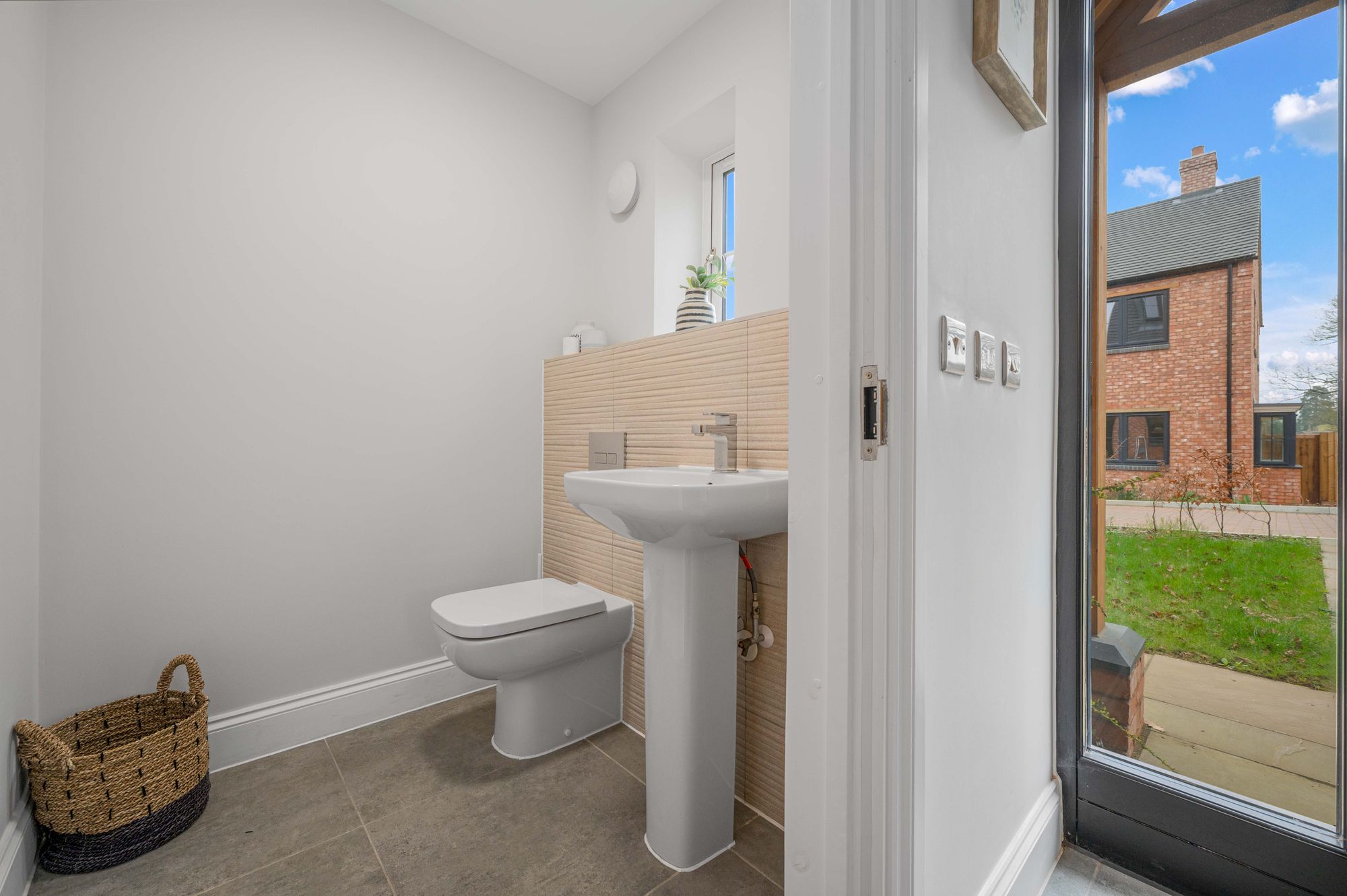 5 bed detached house for sale in Spa Farm Court, Stratford-Upon-Avon, CV37 22