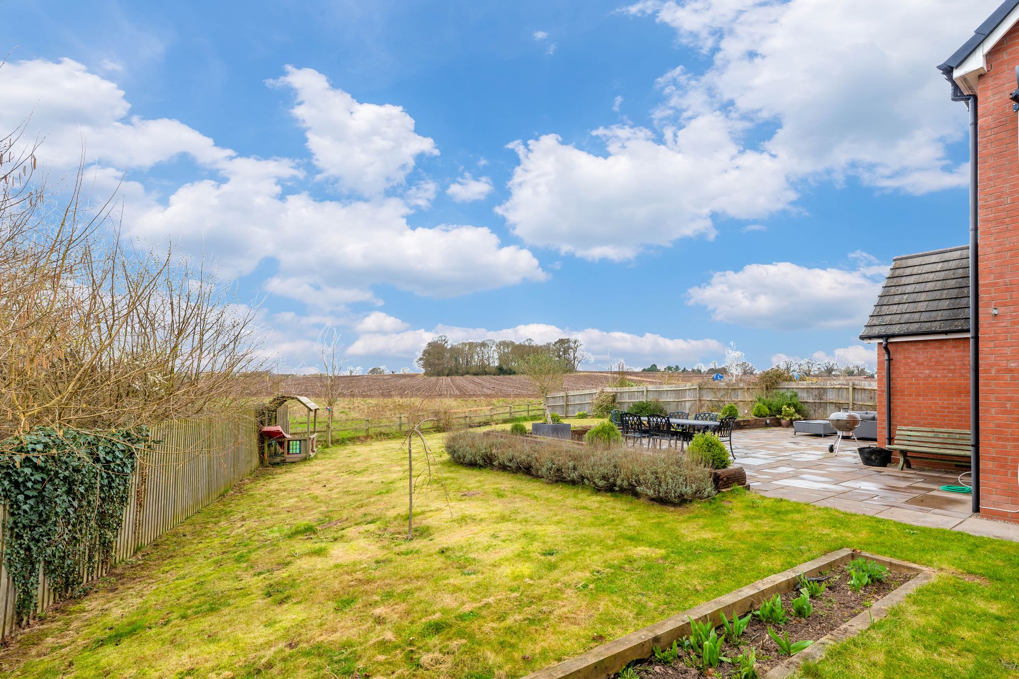 5 bed detached house for sale in The Spinney, Hampton Lucy, CV35  - Property Image 4