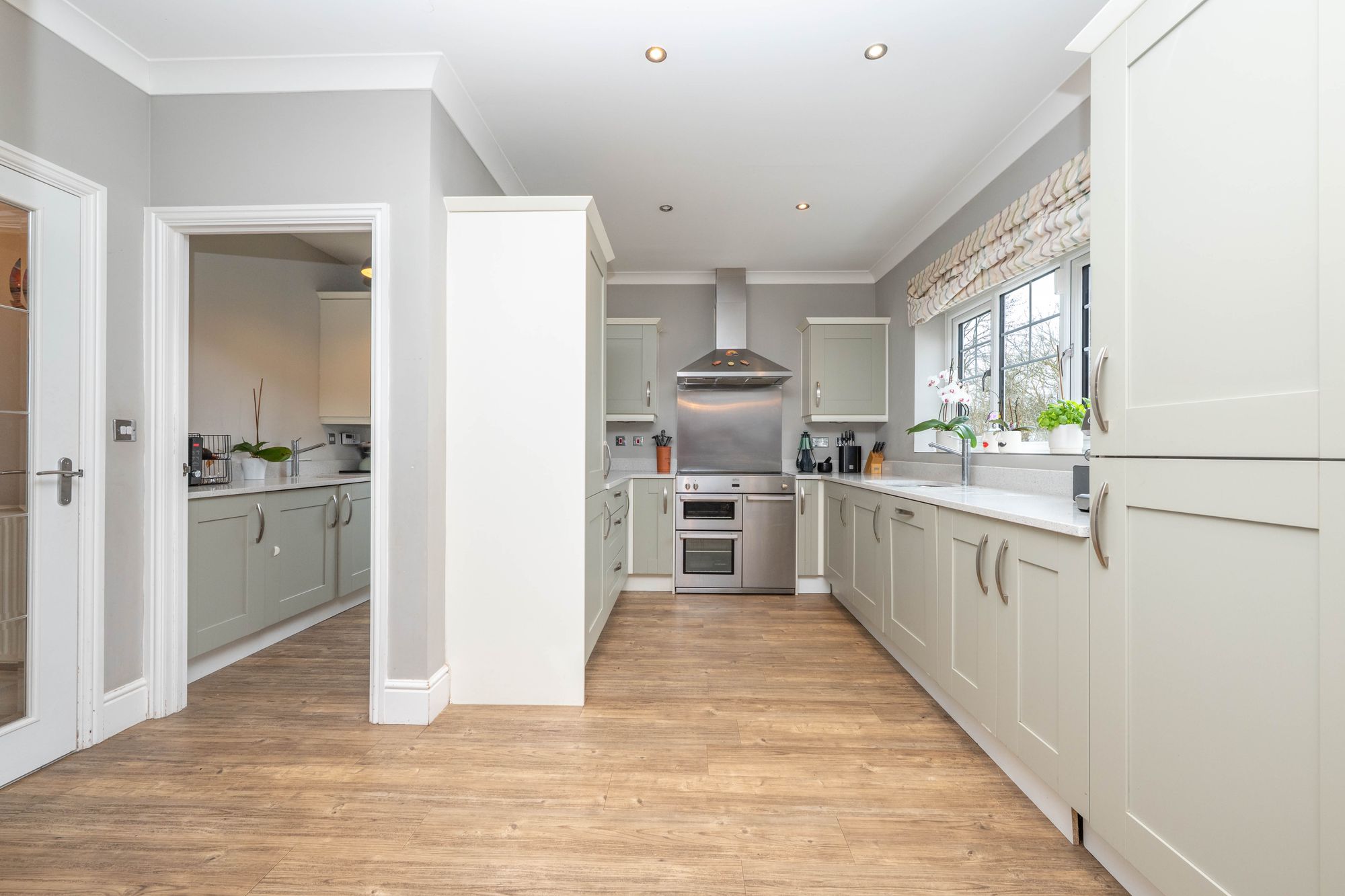 5 bed detached house for sale in The Spinney, Hampton Lucy, CV35  - Property Image 6