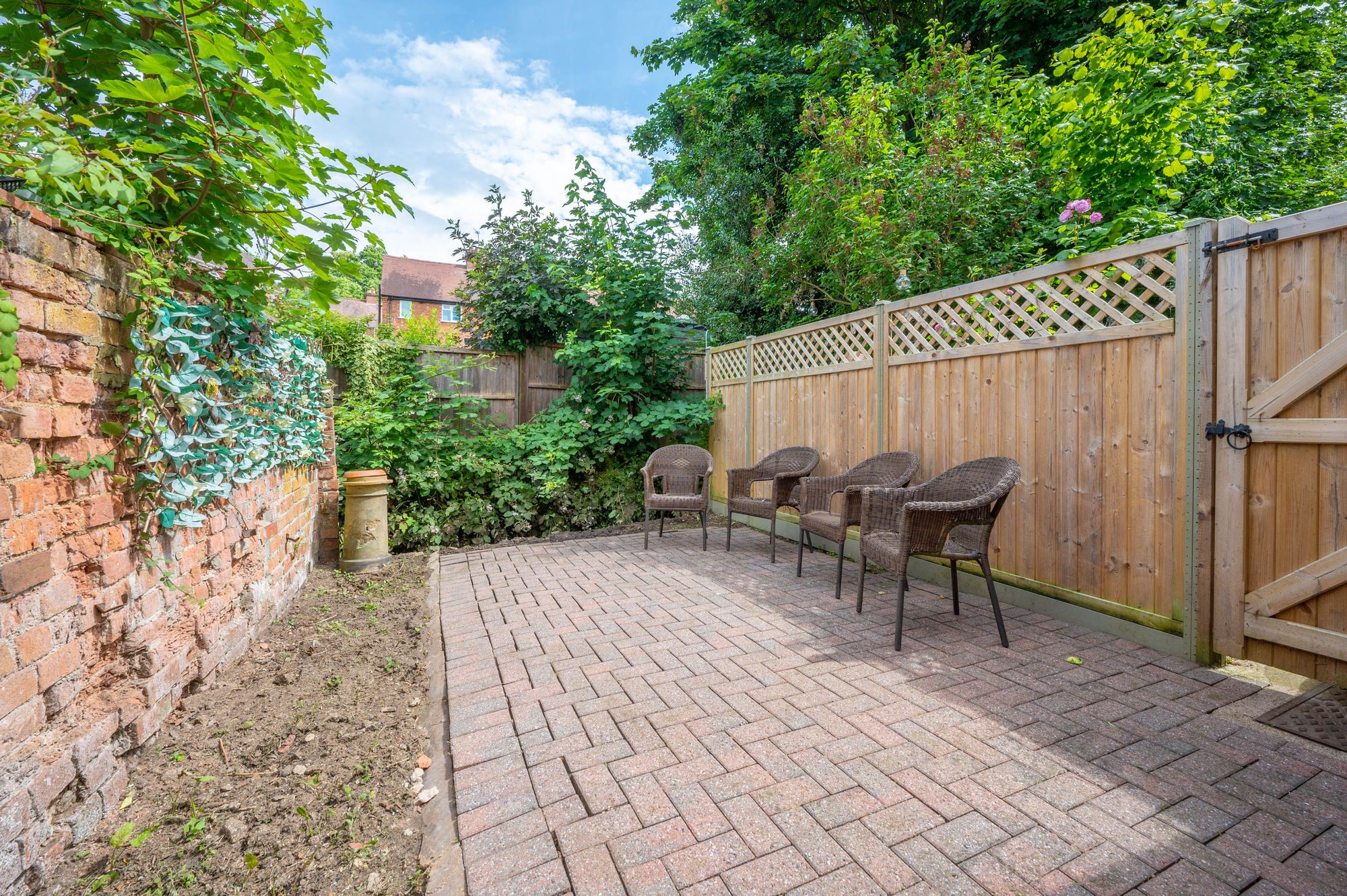 3 bed mid-terraced house for sale in Henry Street, Kenilworth, CV8  - Property Image 4