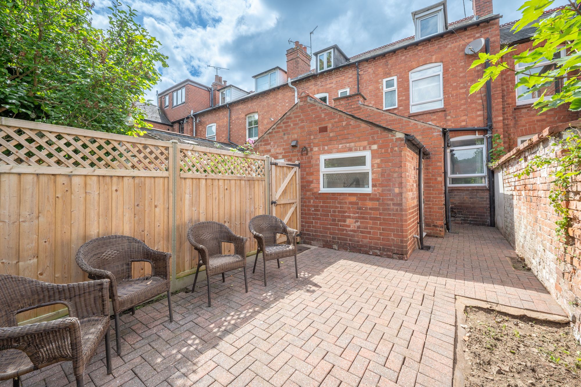 3 bed mid-terraced house for sale in Henry Street, Kenilworth, CV8 14