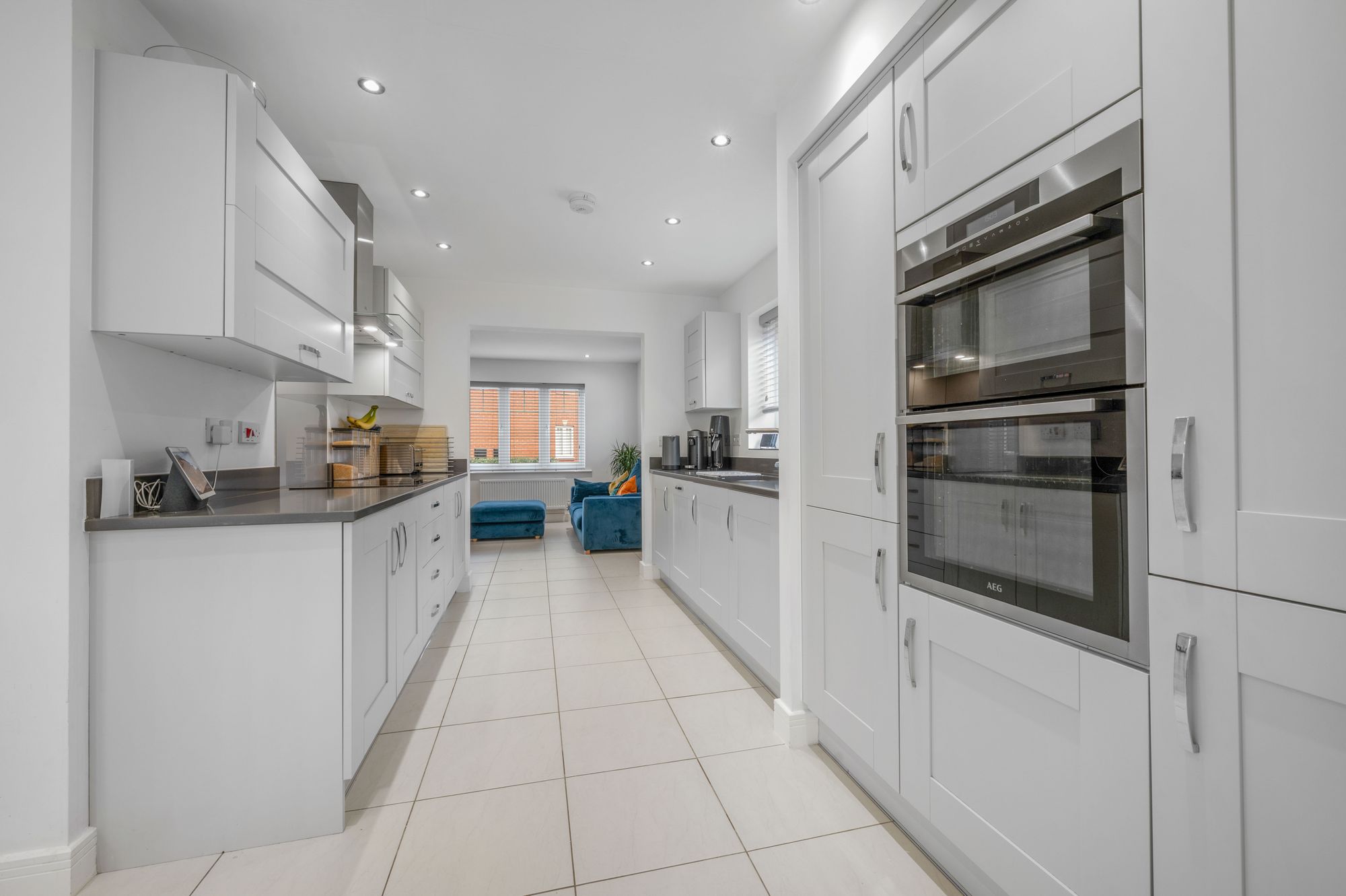 4 bed detached house for sale in Kensington Close, Stratford-Upon-Avon, CV37  - Property Image 3