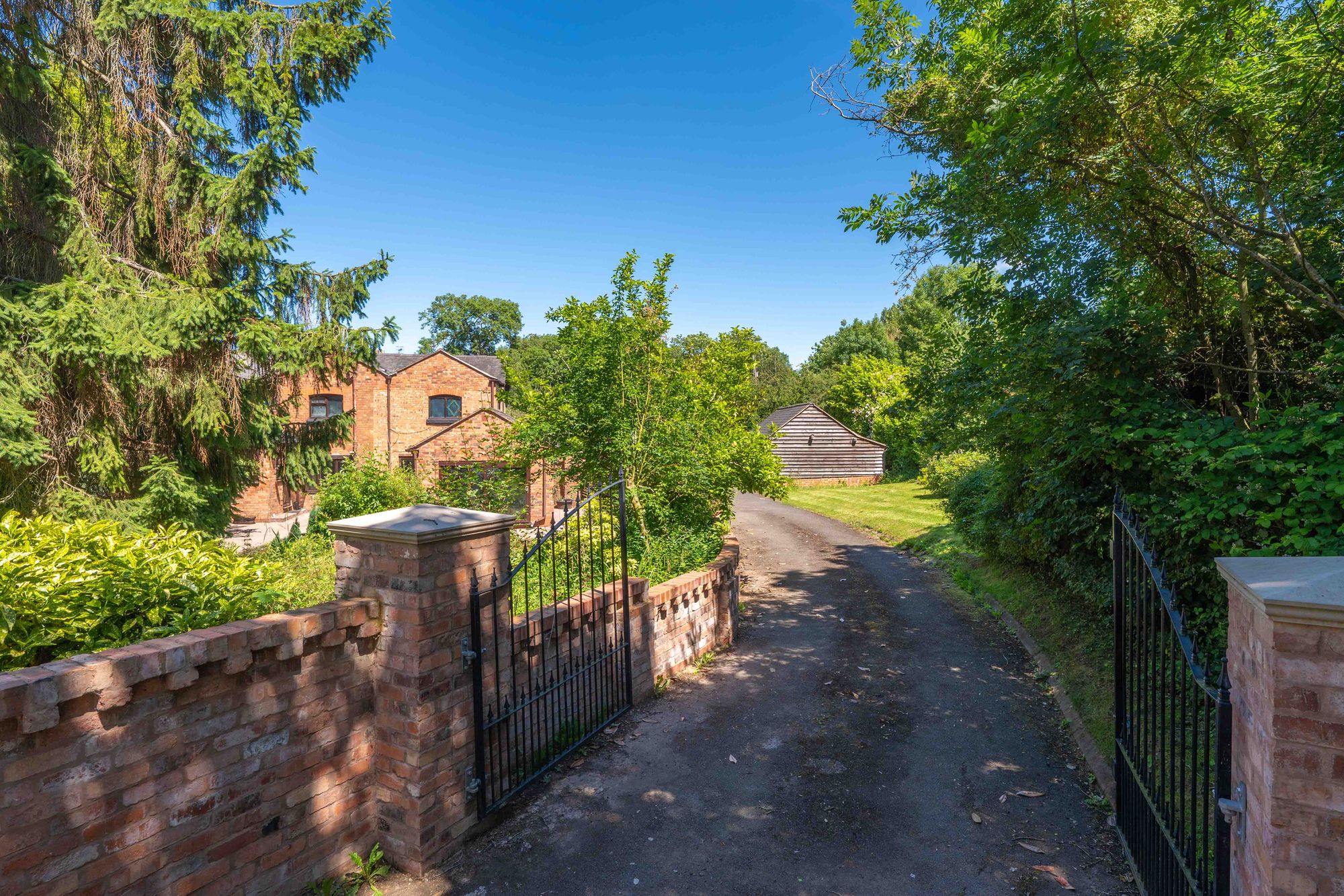 6 bed detached house for sale in Warwick Road, Stratford-Upon-Avon, CV37  - Property Image 31