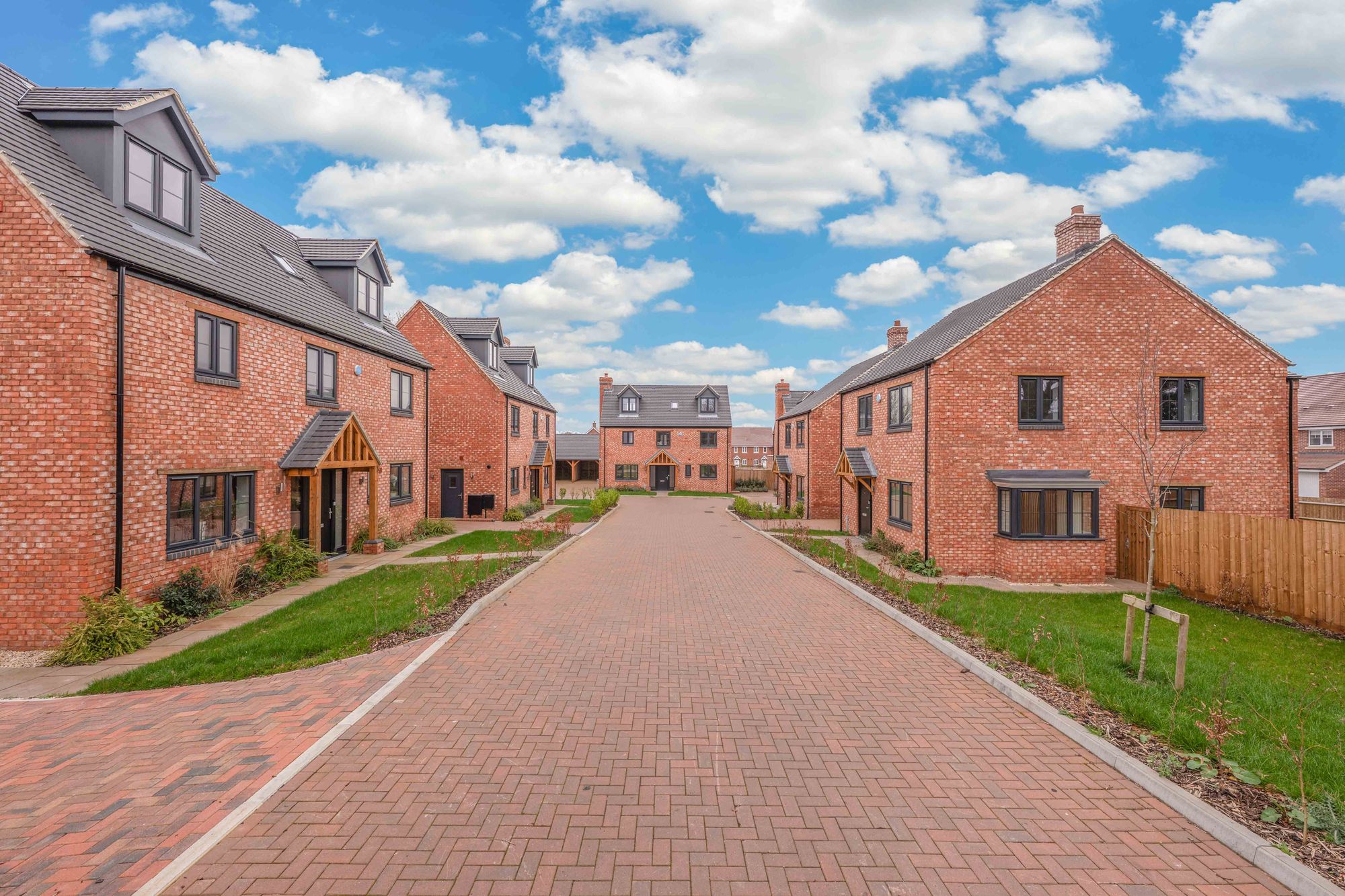 5 bed detached house for sale in Spa Farm Court, Bishopton, CV37 27