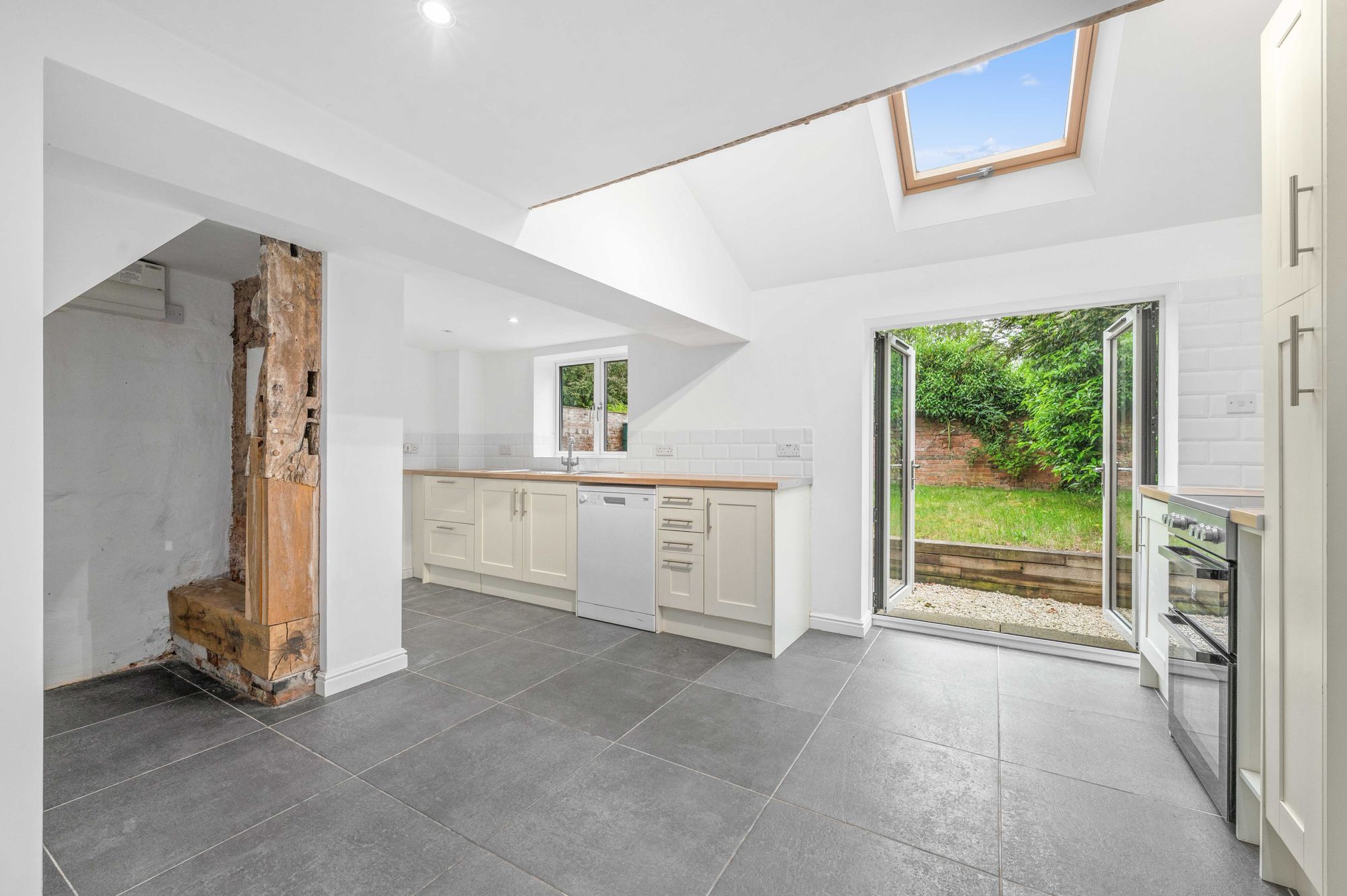 3 bed semi-detached house for sale in Norton Lindsey, Warwick, CV35  - Property Image 4
