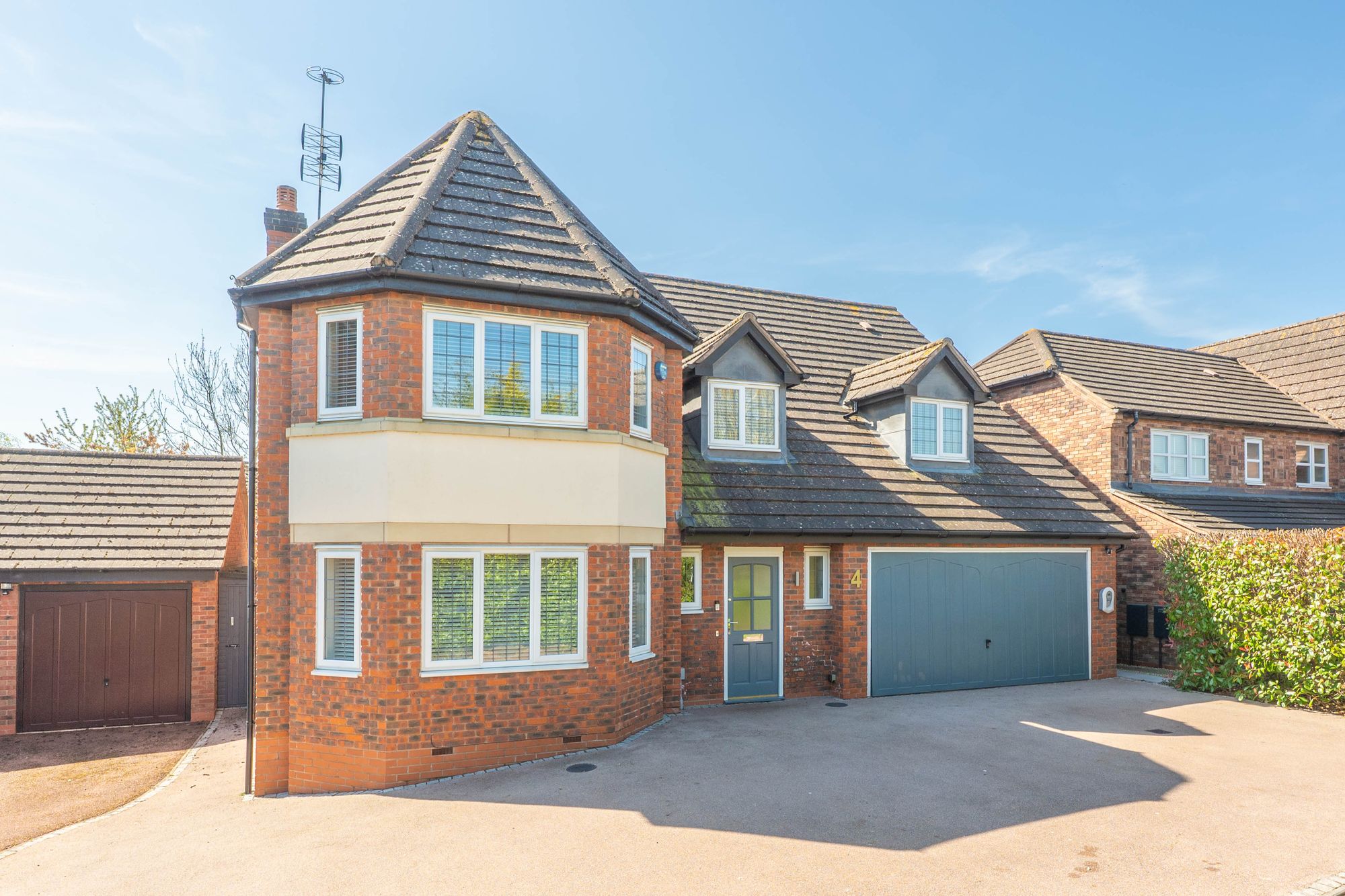 5 bed detached house for sale in Darlow Drive, Stratford-Upon-Avon, CV37 36