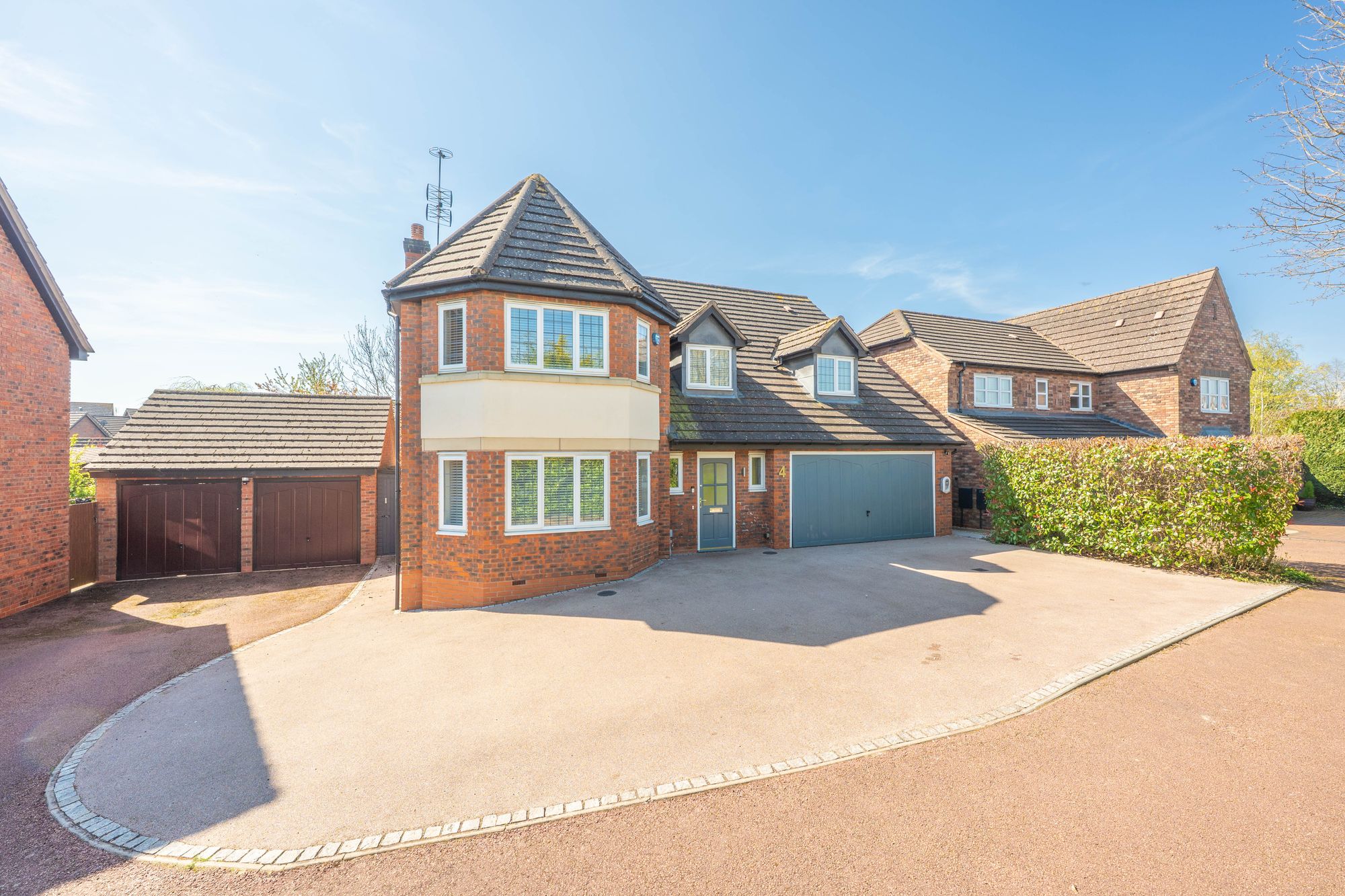 5 bed detached house for sale in Darlow Drive, Stratford-Upon-Avon, CV37 - Property Image 1