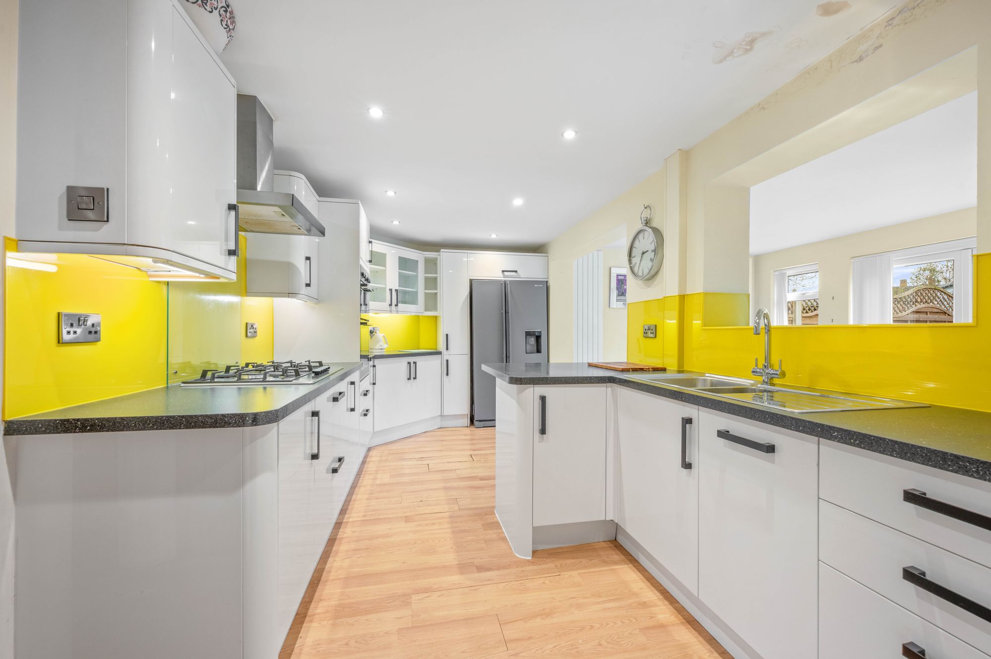 3 bed terraced house for sale in South Green Drive, Stratford-Upon-Avon, CV37  - Property Image 3