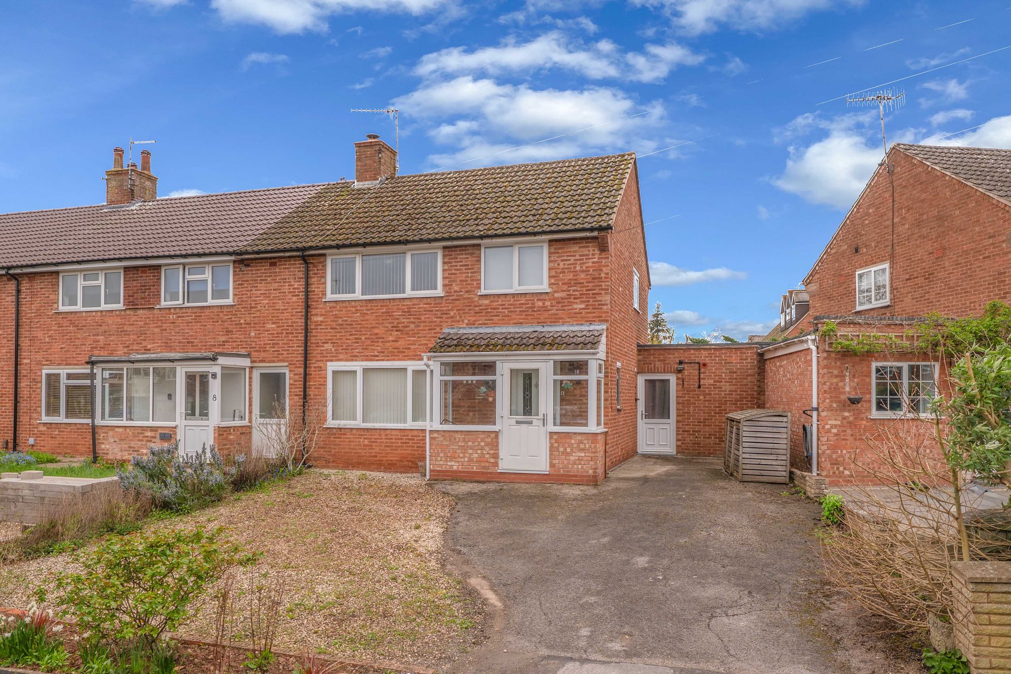 3 bed terraced house for sale in South Green Drive, Stratford-Upon-Avon, CV37 - Property Image 1