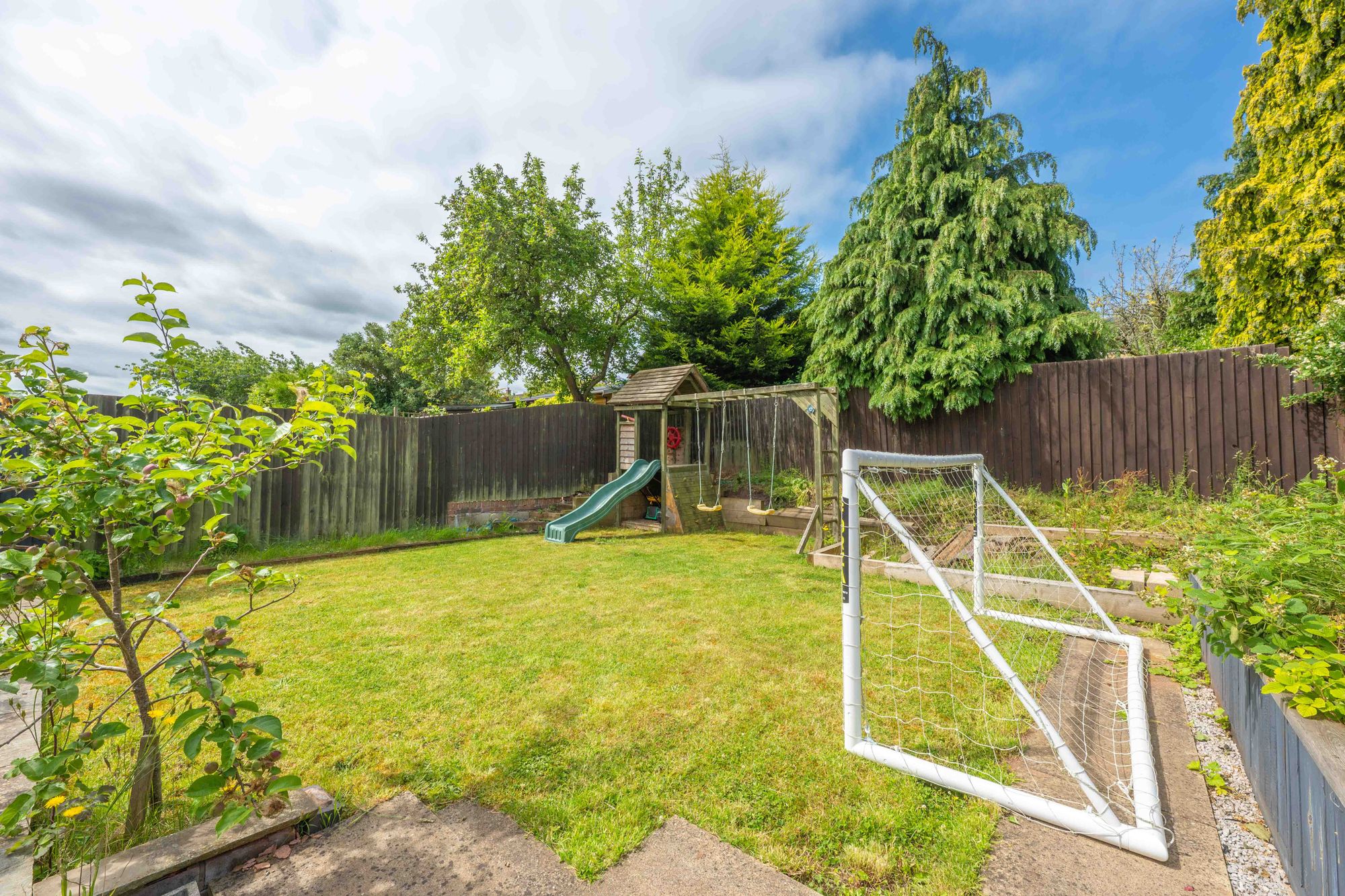 3 bed semi-detached house for sale in Mullard Drive, Whitnash, CV31  - Property Image 4