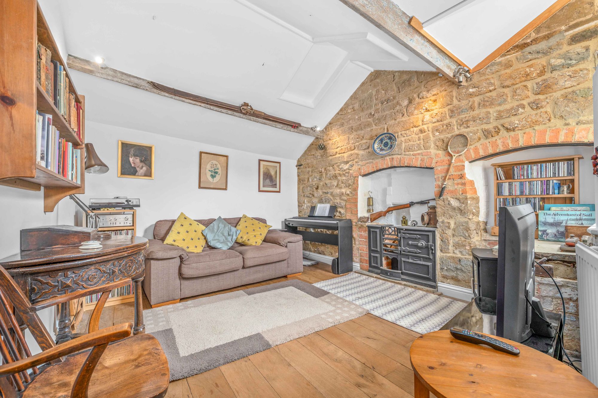 4 bed mid-terraced house for sale in Edgehill, Banbury, OX15 19