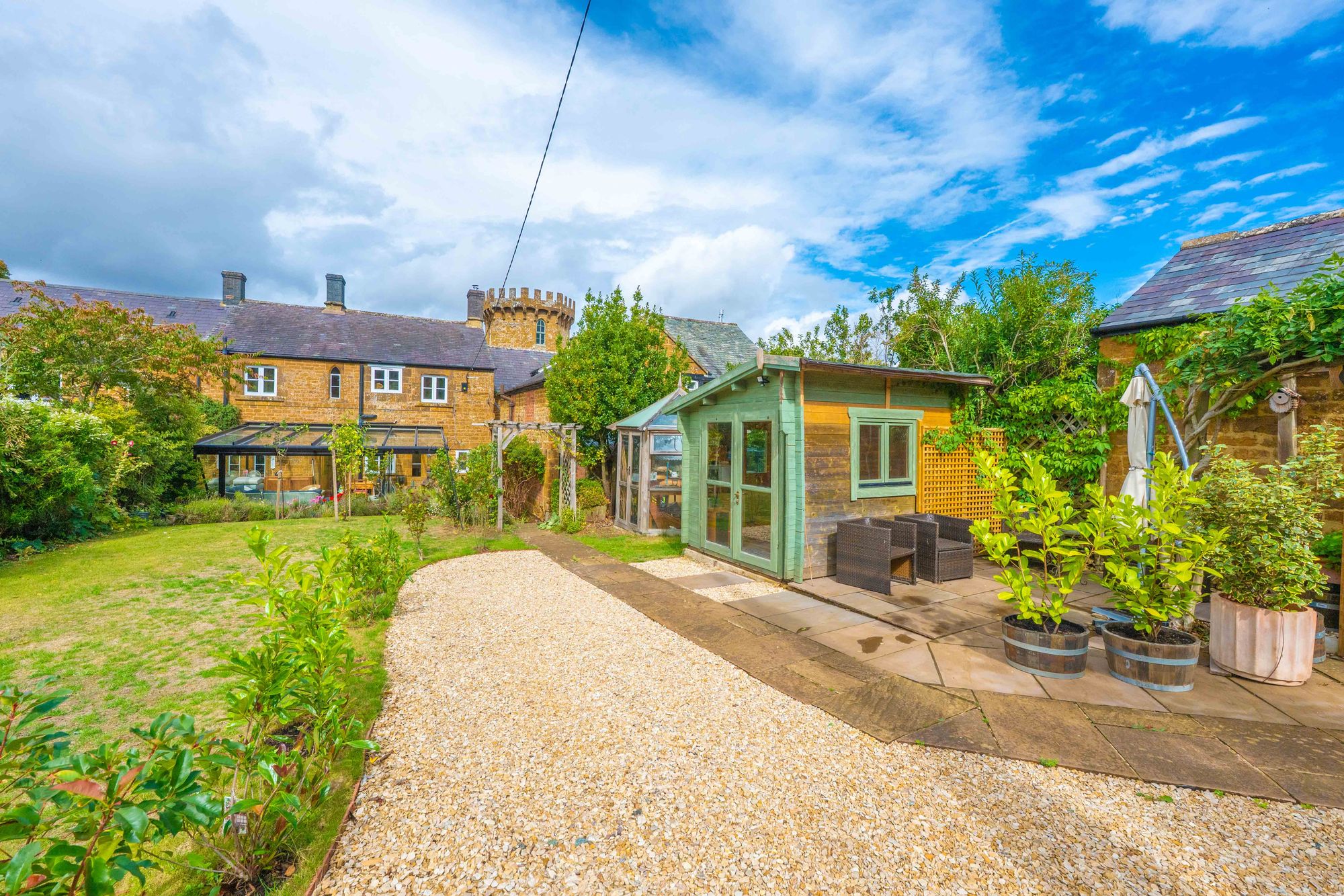 4 bed mid-terraced house for sale in Edgehill, Banbury, OX15 4