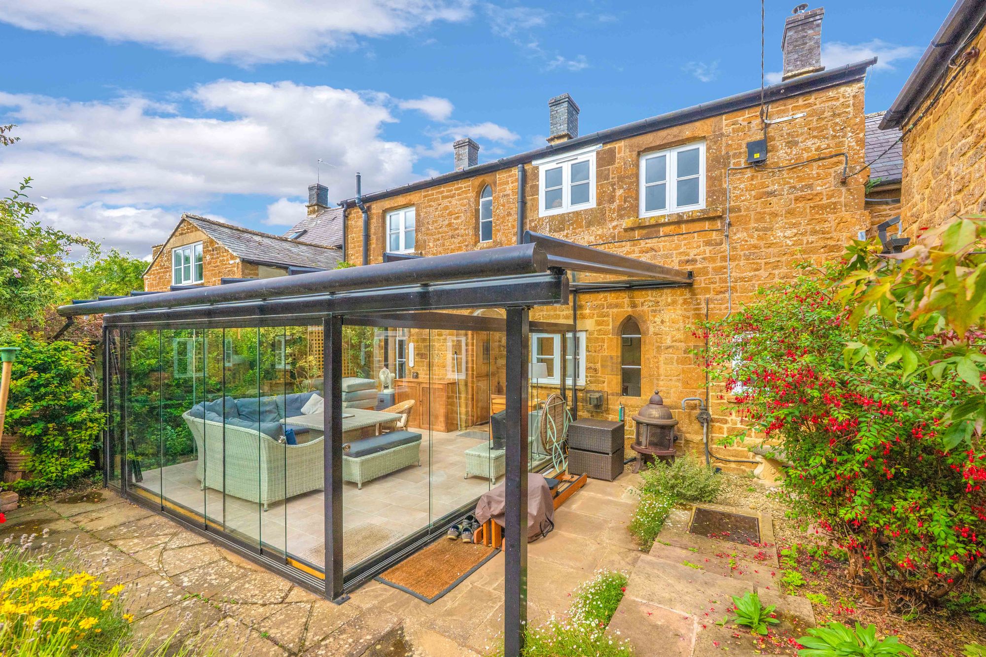 4 bed mid-terraced house for sale in Edgehill, Banbury, OX15 8