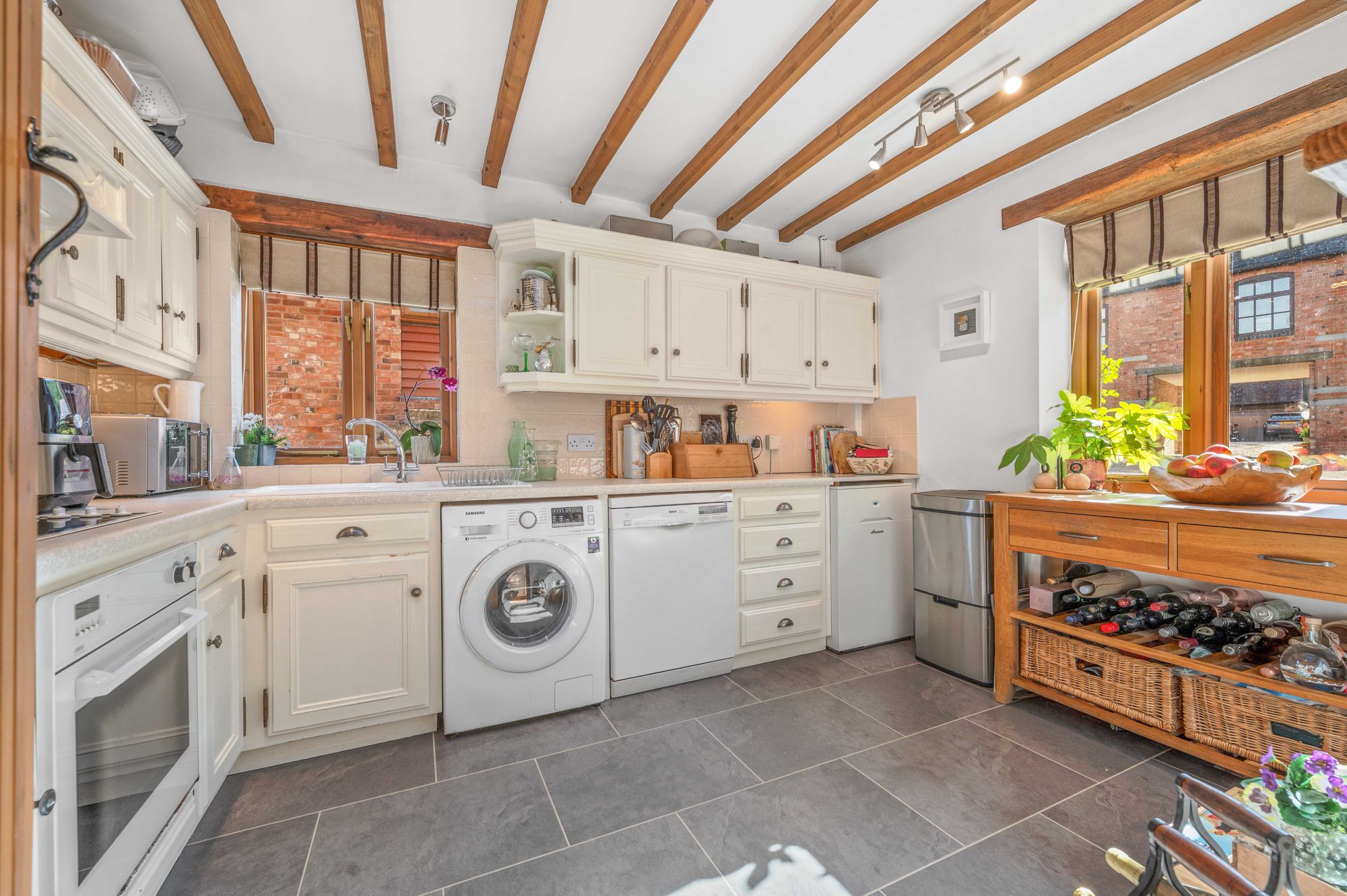 2 bed barn conversion for sale in Goldicote, Stratford-Upon-Avon, CV37  - Property Image 3