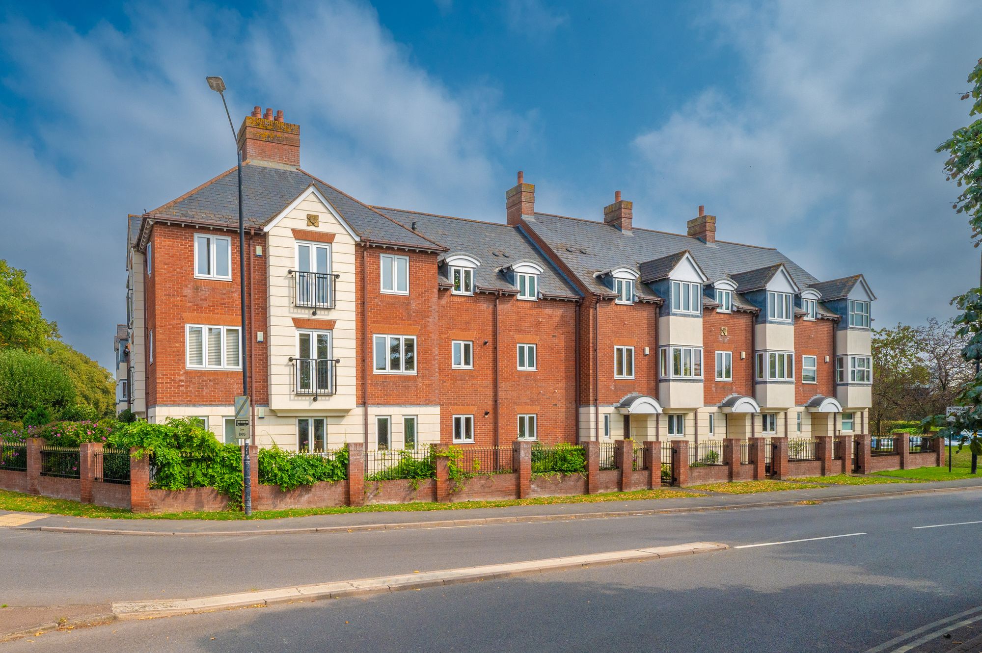 2 bed apartment for sale in Warwick Road, Stratford-Upon-Avon, CV37 21