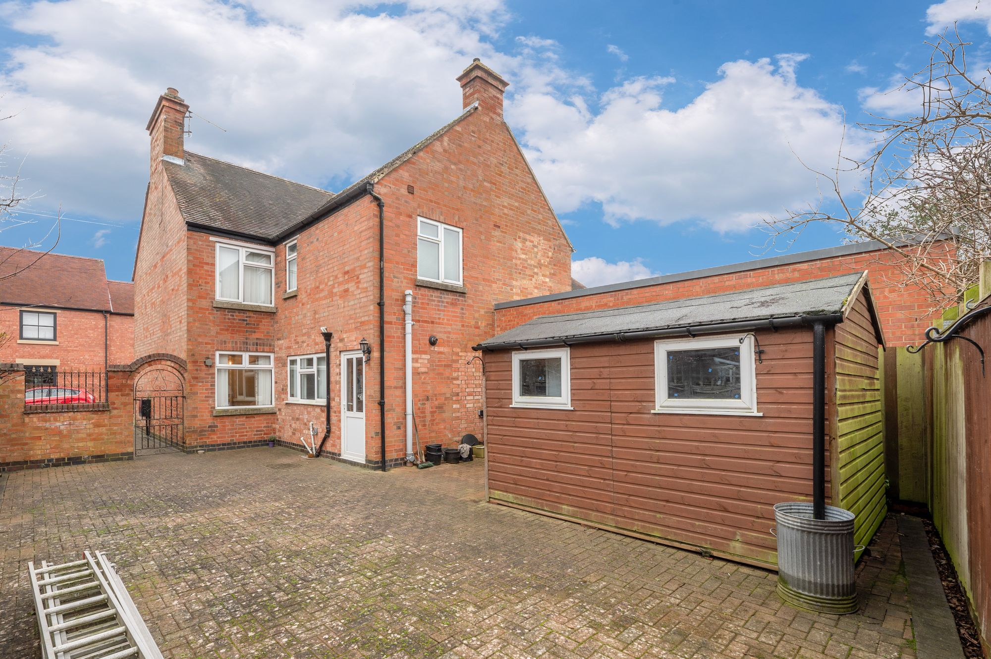 3 bed semi-detached house for sale in Holtom Street, Stratford-Upon-Avon, CV37  - Property Image 4