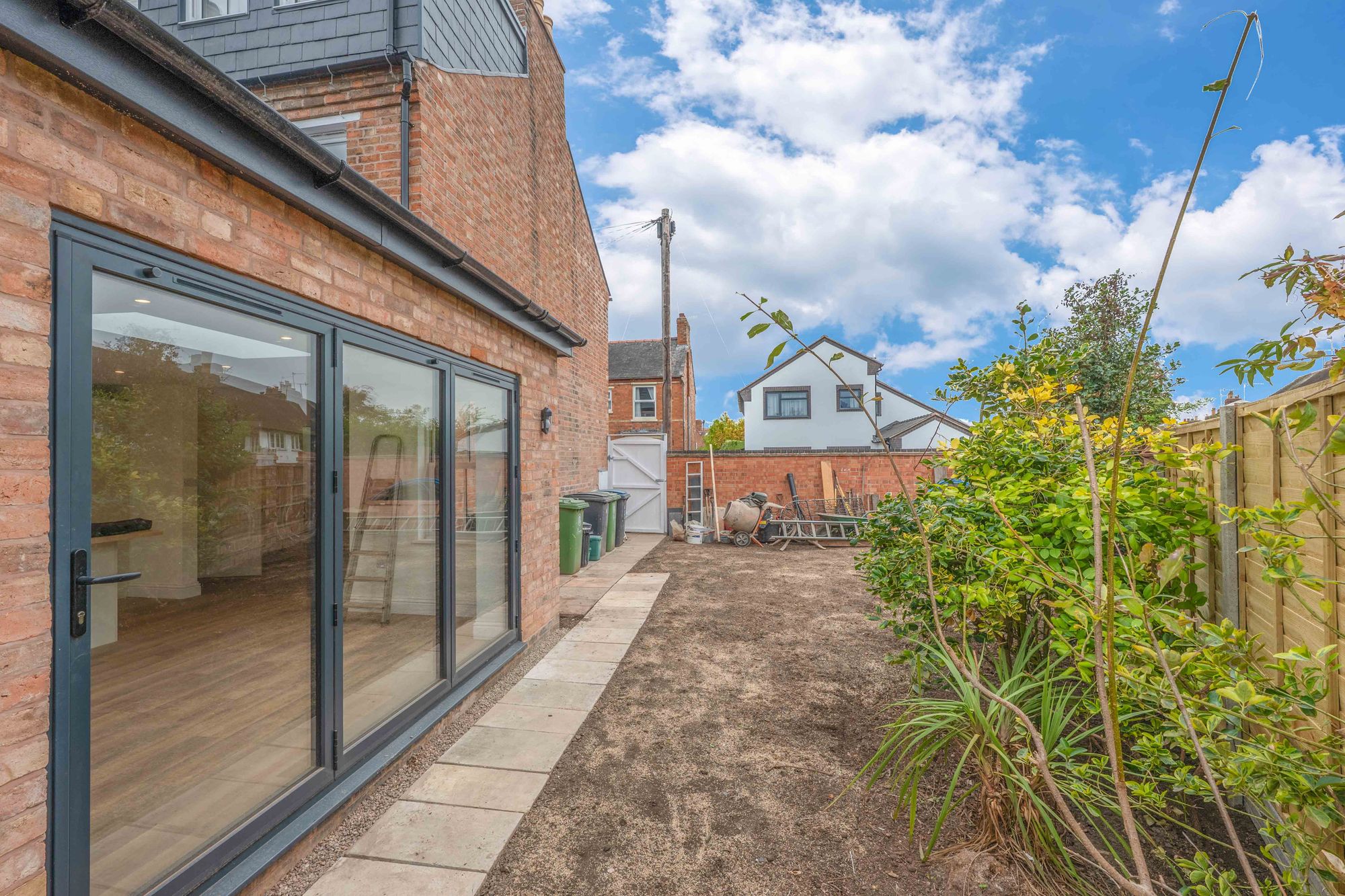 3 bed end of terrace house for sale in Percy Street, Stratford-Upon-Avon, CV37 15