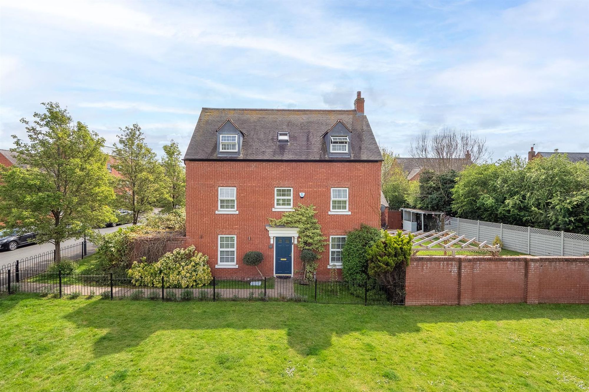 4 bed detached house for sale in St. Peters Way, Stratford-Upon-Avon, CV37  - Property Image 1