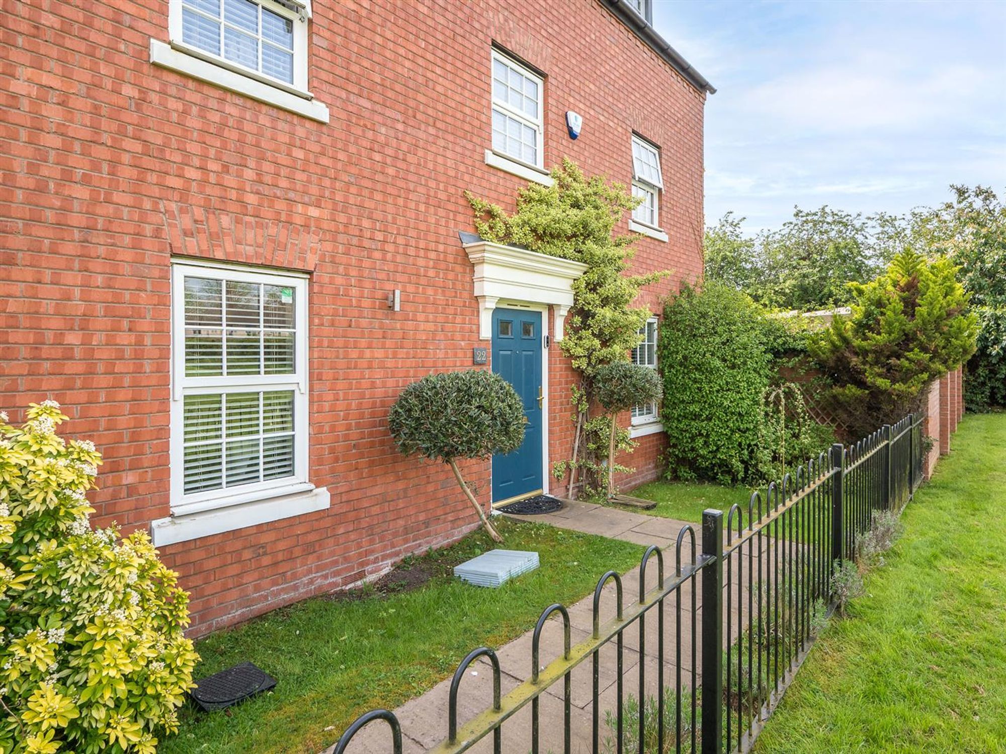 4 bed detached house for sale in St. Peters Way, Stratford-Upon-Avon, CV37 27