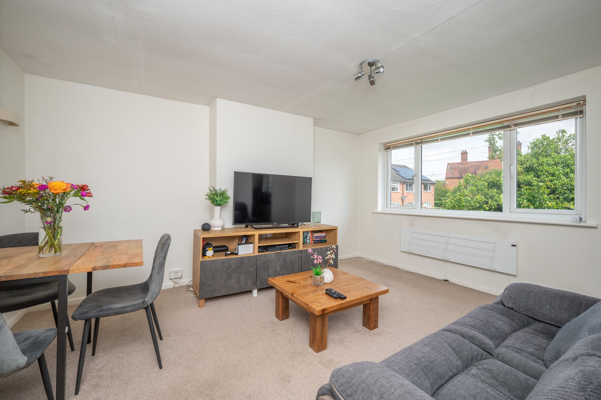 2 bed maisonette for sale in Mayfield Court, Stratford-Upon-Avon, CV37  - Property Image 2