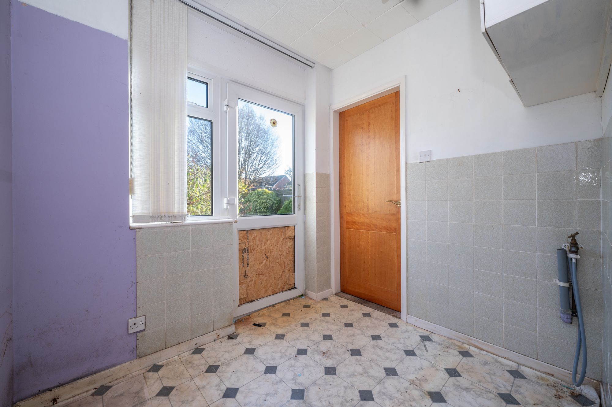 3 bed semi-detached house for sale in Shelley Road, Stratford-Upon-Avon, CV37  - Property Image 9