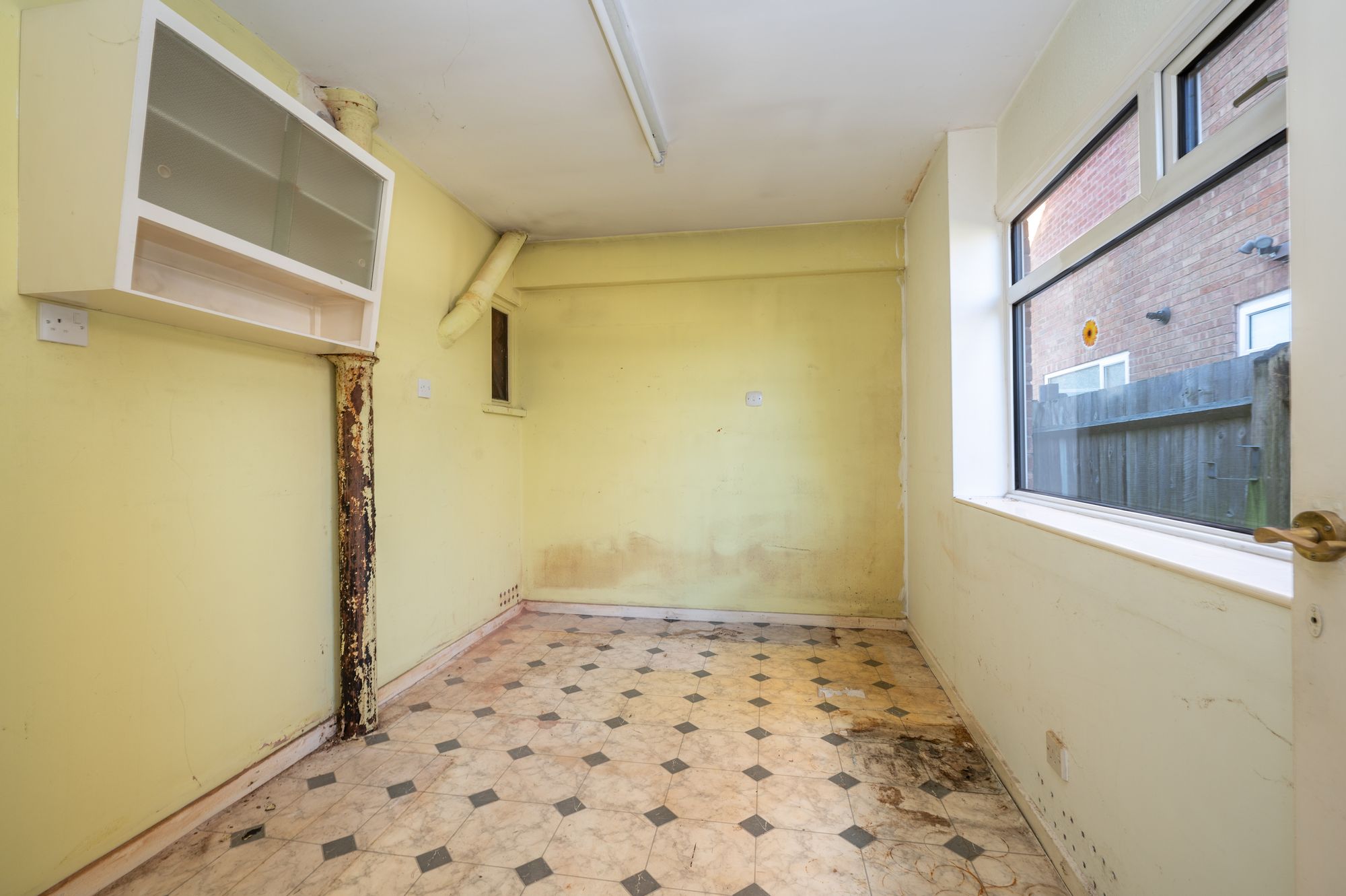 3 bed semi-detached house for sale in Shelley Road, Stratford-Upon-Avon, CV37  - Property Image 10