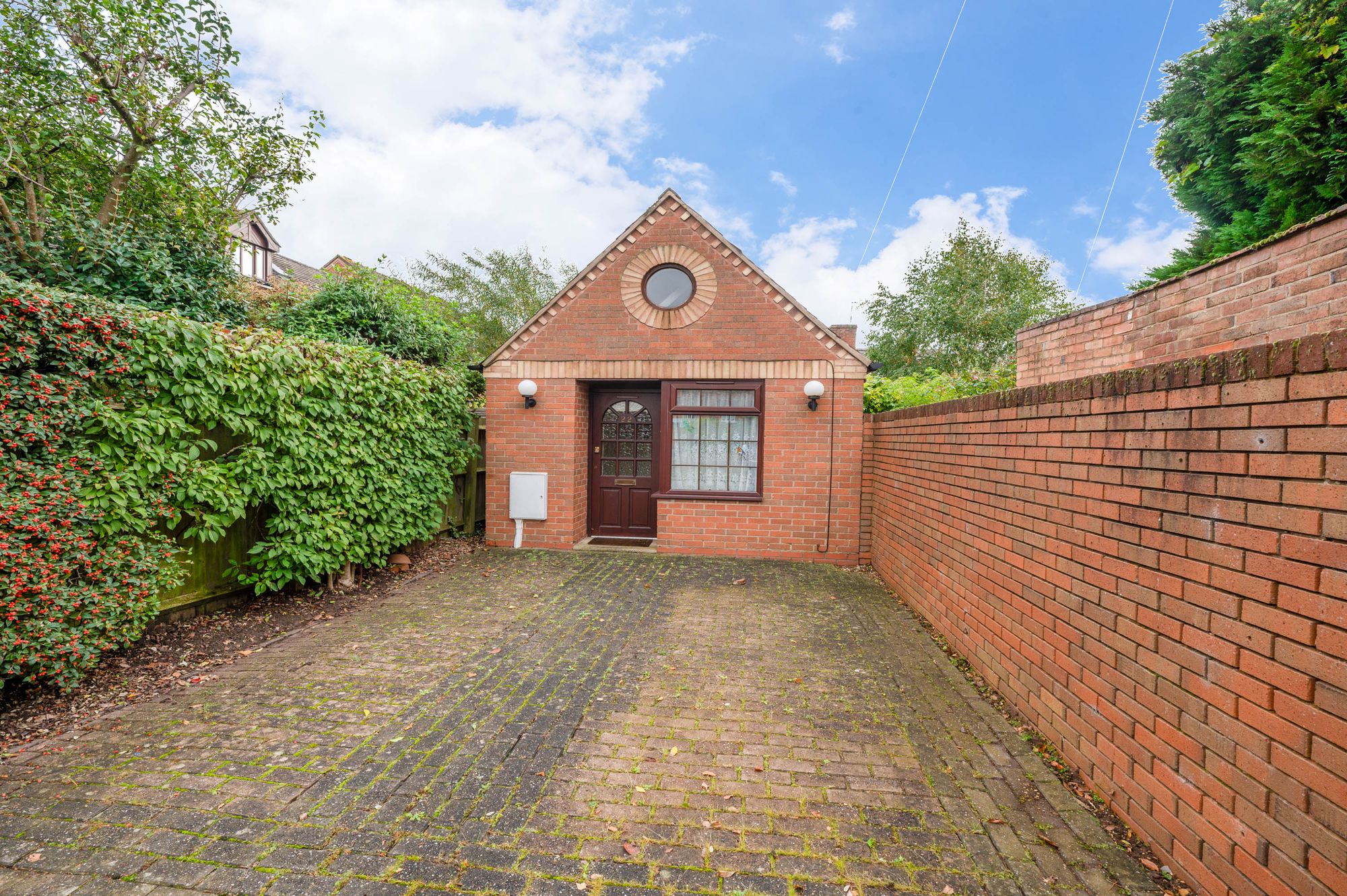 Studio flat for sale in Lock Close, Stratford-Upon-Avon, CV37 - Property Image 1