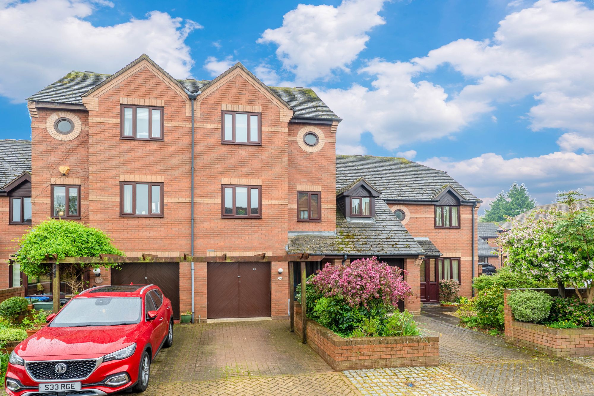 3 bed terraced town house for sale in Lock Close, Stratford-Upon-Avon, CV37  - Property Image 1