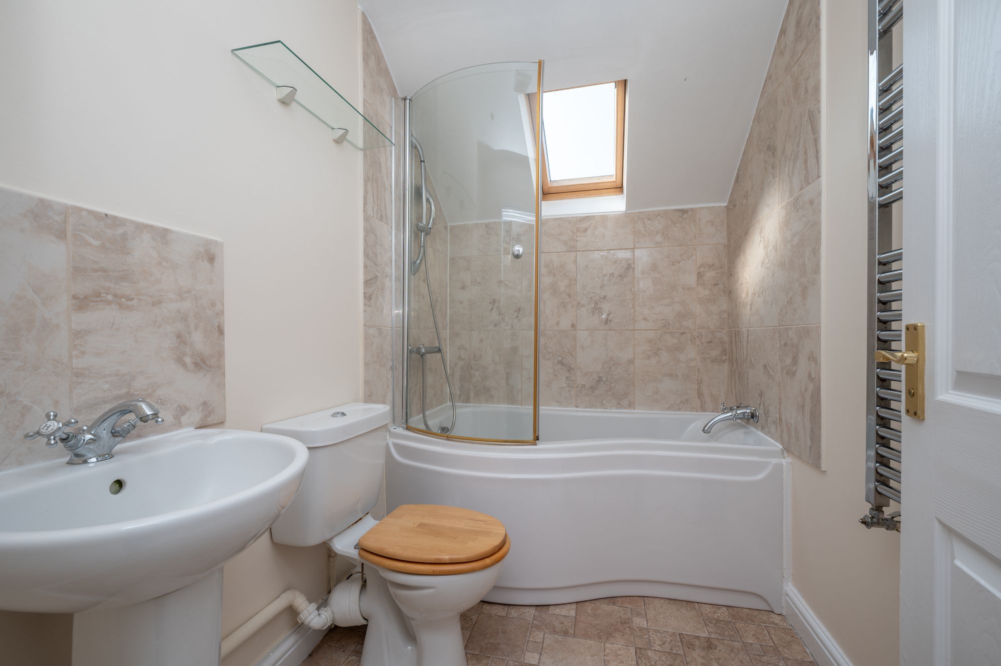 2 bed apartment for sale in Evesham Place, Stratford-Upon-Avon, CV37  - Property Image 6