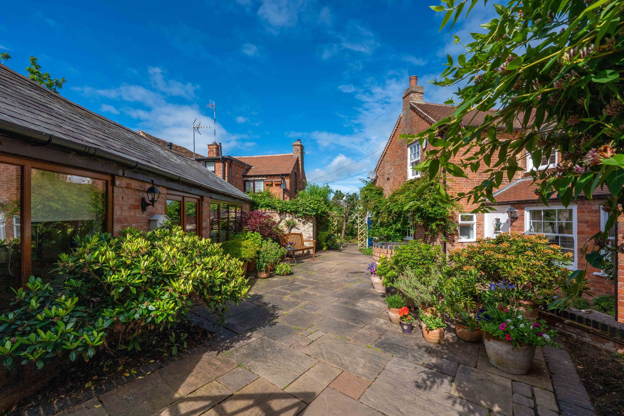 4 bed detached house for sale in Church Lane, Bearley, CV37 35