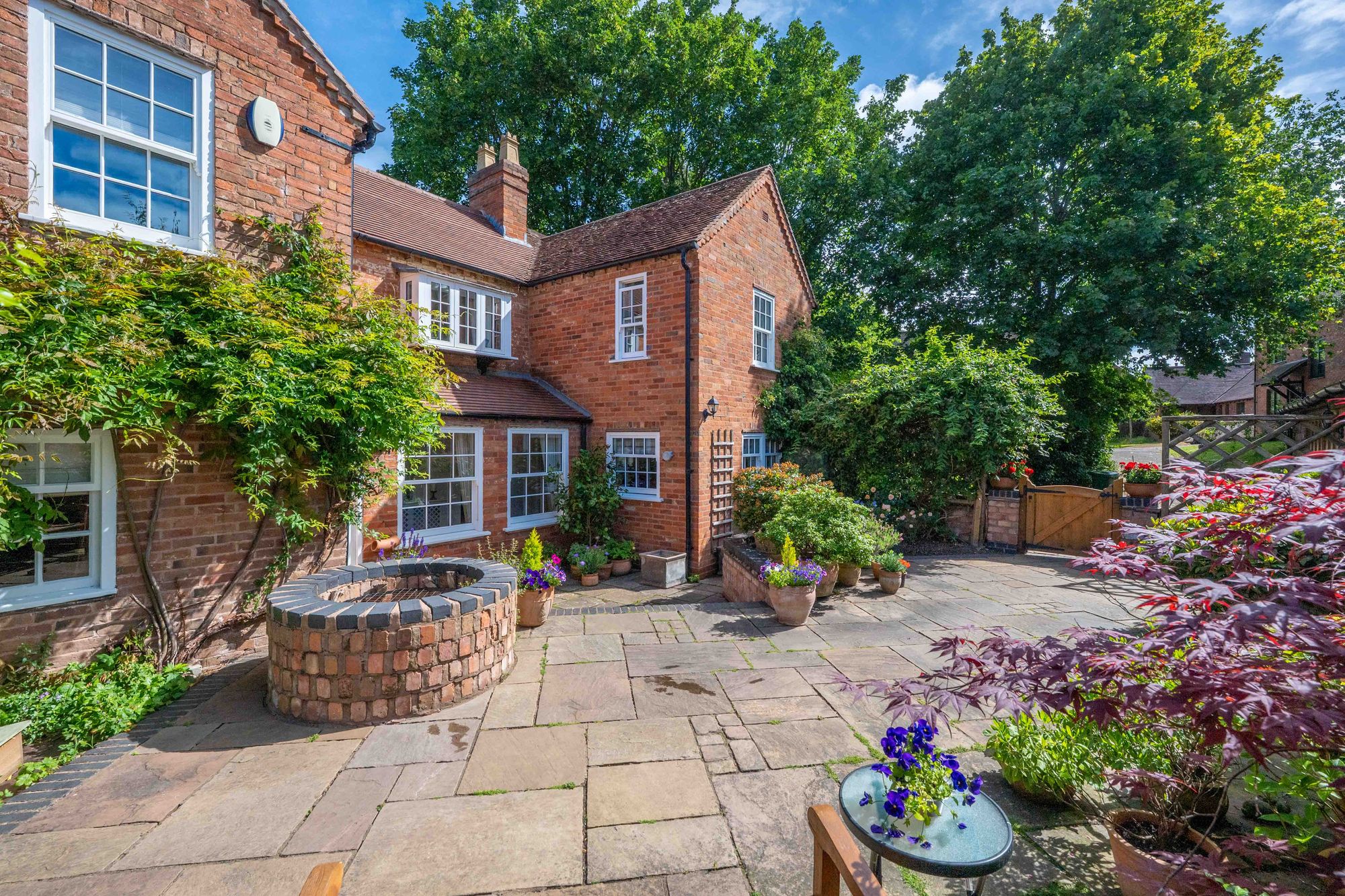 4 bed detached house for sale in Church Lane, Bearley, CV37 41