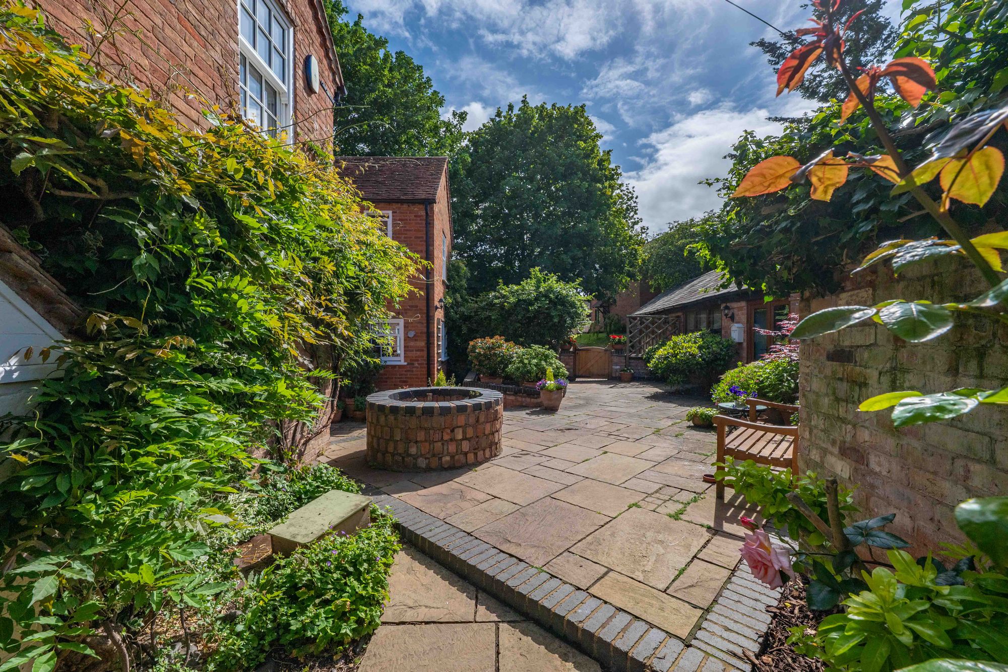 4 bed detached house for sale in Church Lane, Bearley, CV37 28