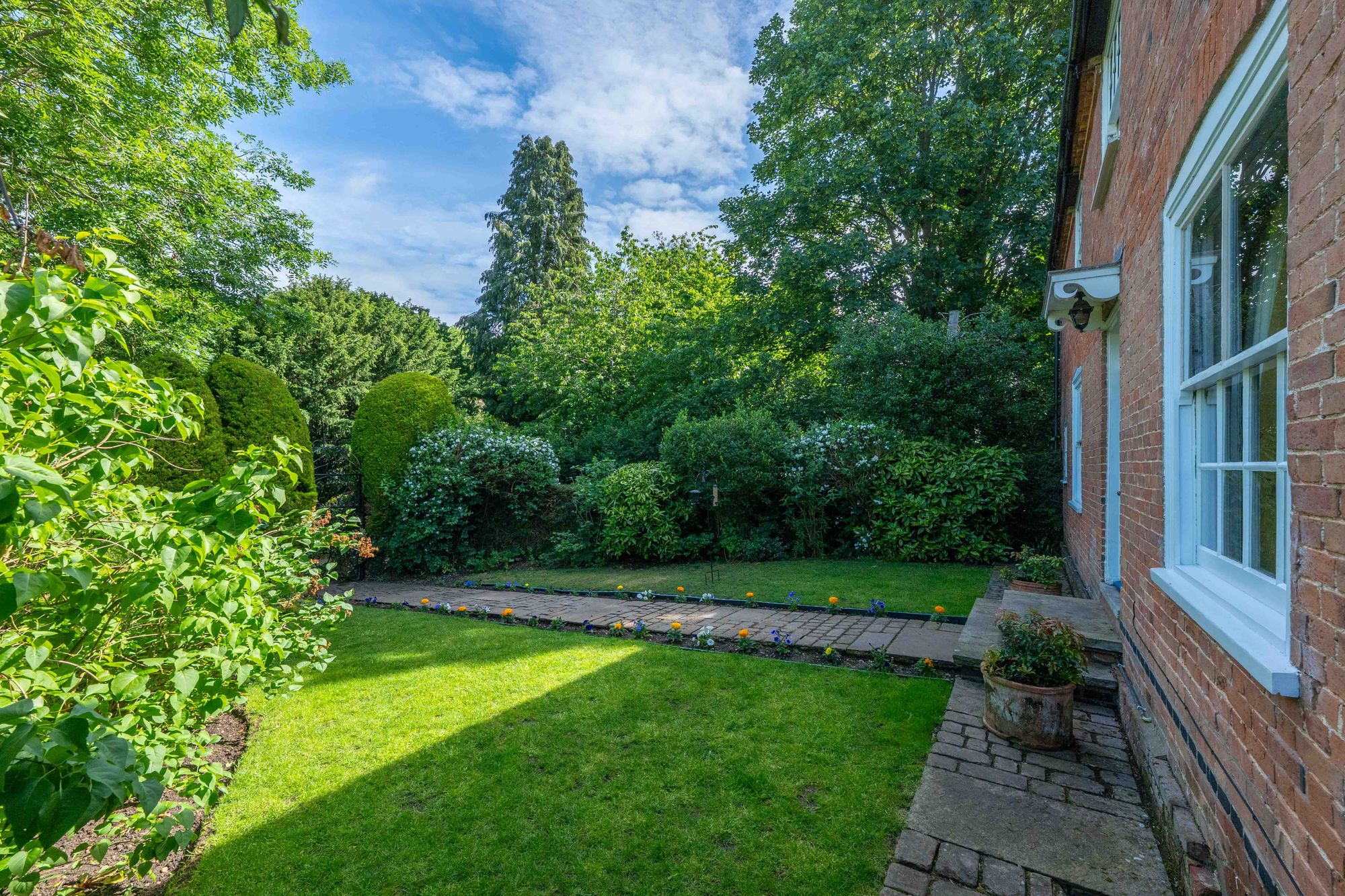 4 bed detached house for sale in Church Lane, Bearley, CV37 39