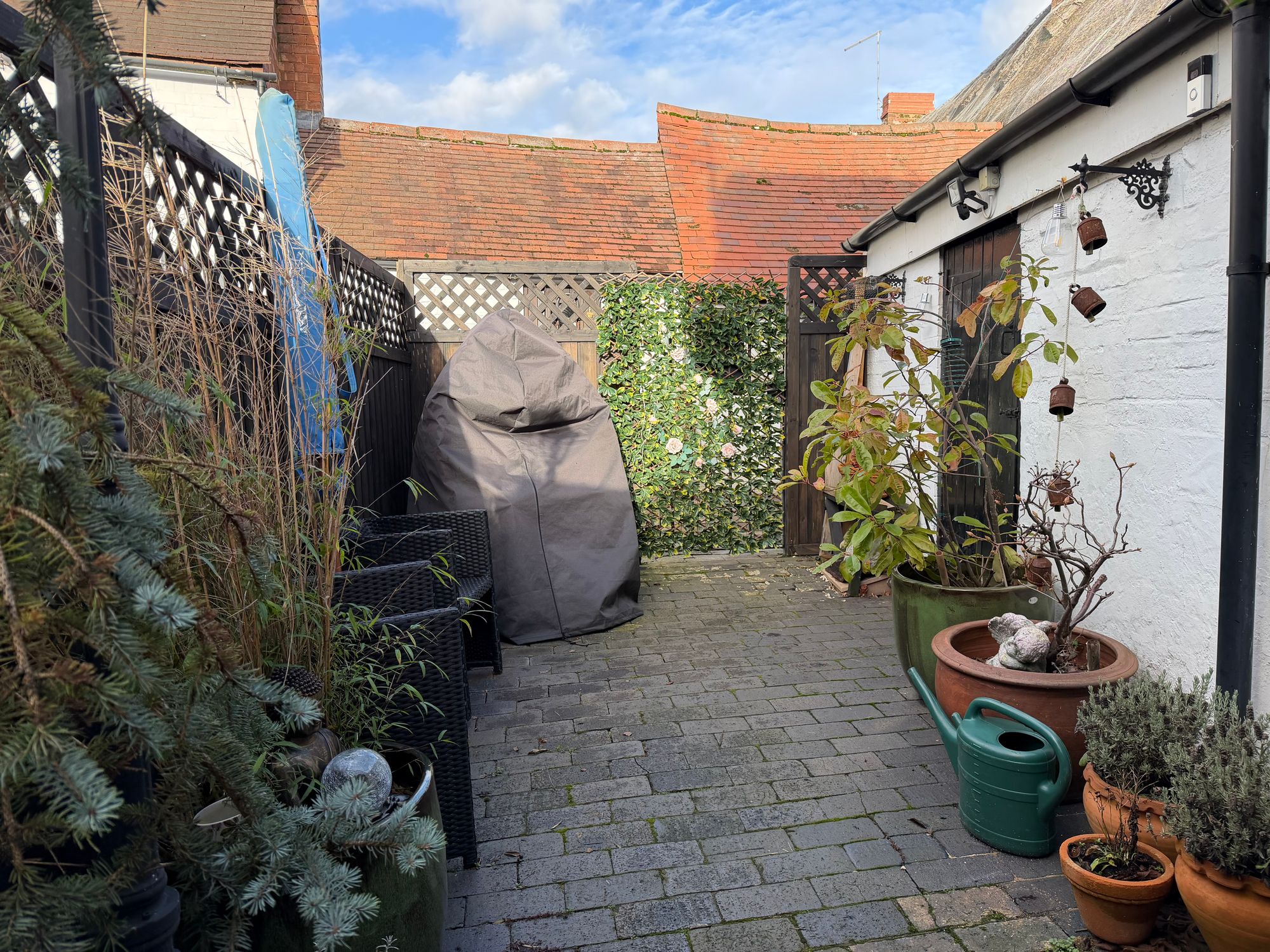 2 bed mid-terraced house for sale in Oxford Road, Marton, CV23 3