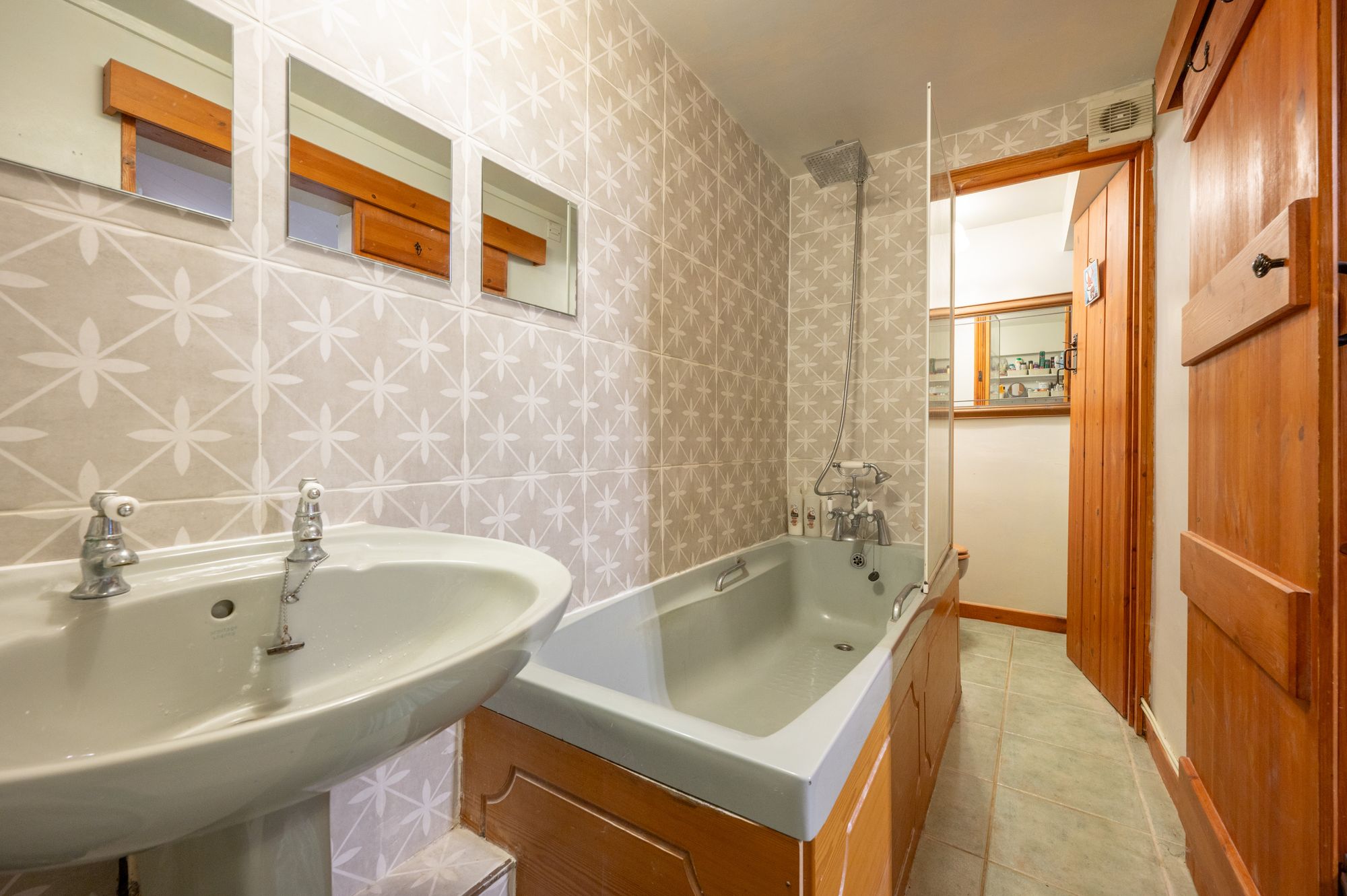 2 bed mid-terraced house for sale in Oxford Road, Marton, CV23 9