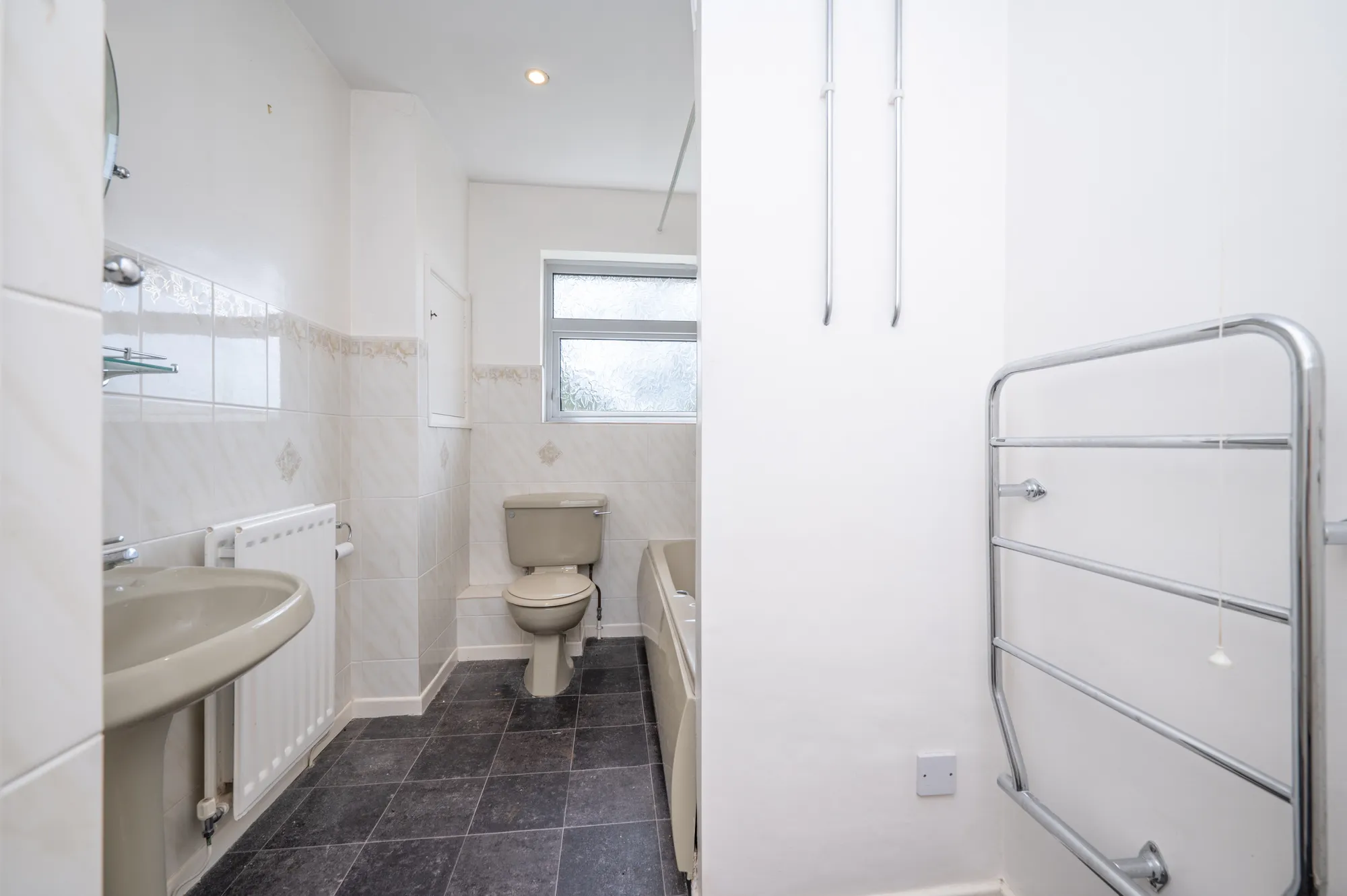 2 bed apartment for sale in Cherry Orchard, Stratford-Upon-Avon, CV37 7