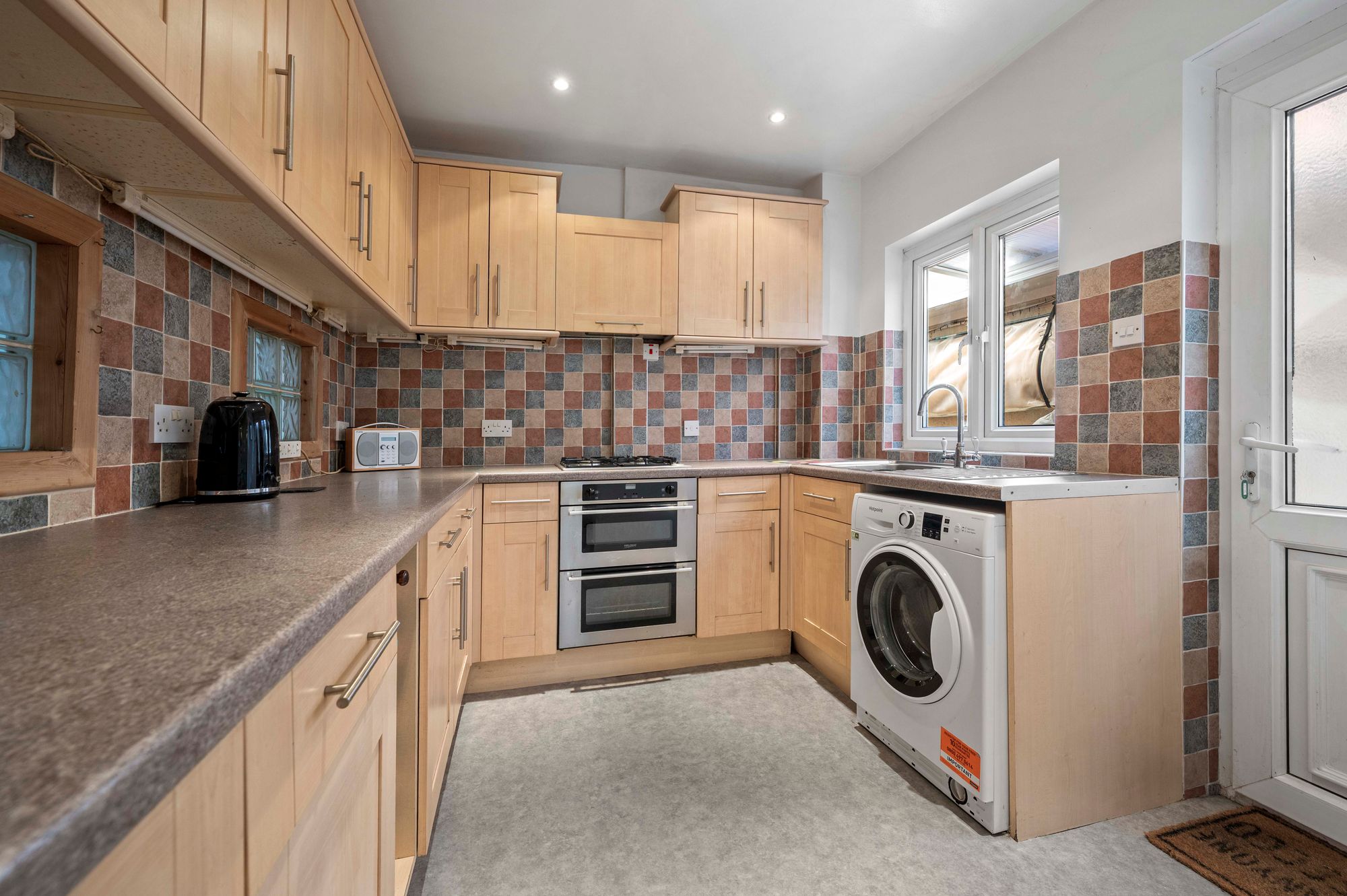 4 bed semi-detached house for sale in Hathaway Lane, Stratford-Upon-Avon, CV37  - Property Image 3