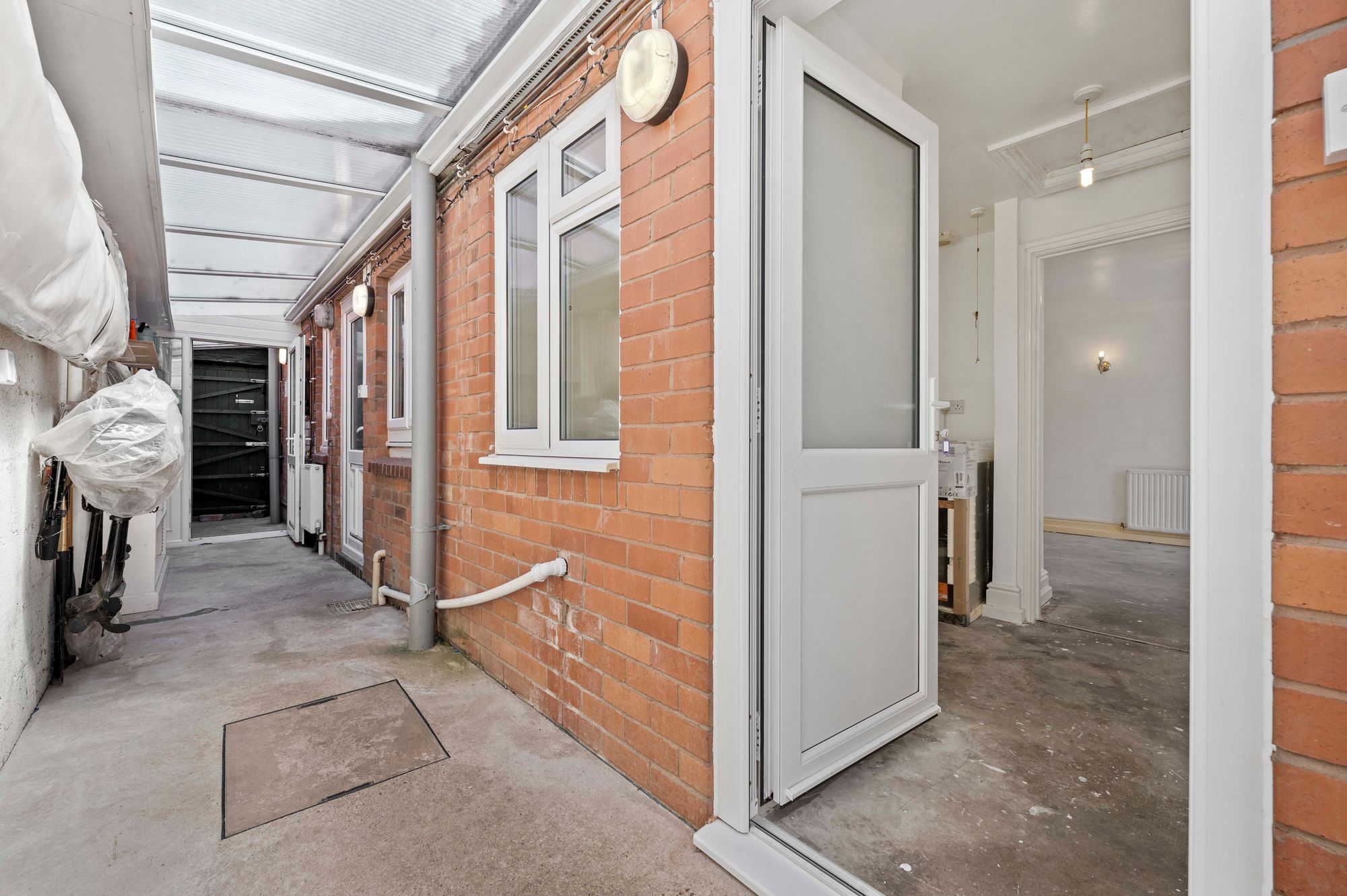 4 bed semi-detached house for sale in Hathaway Lane, Stratford-Upon-Avon, CV37  - Property Image 10