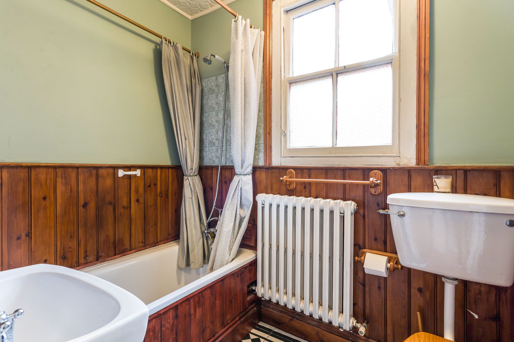 4 bed mid-terraced house for sale in Chestnut Walk, Stratford-Upon-Avon, CV37 13