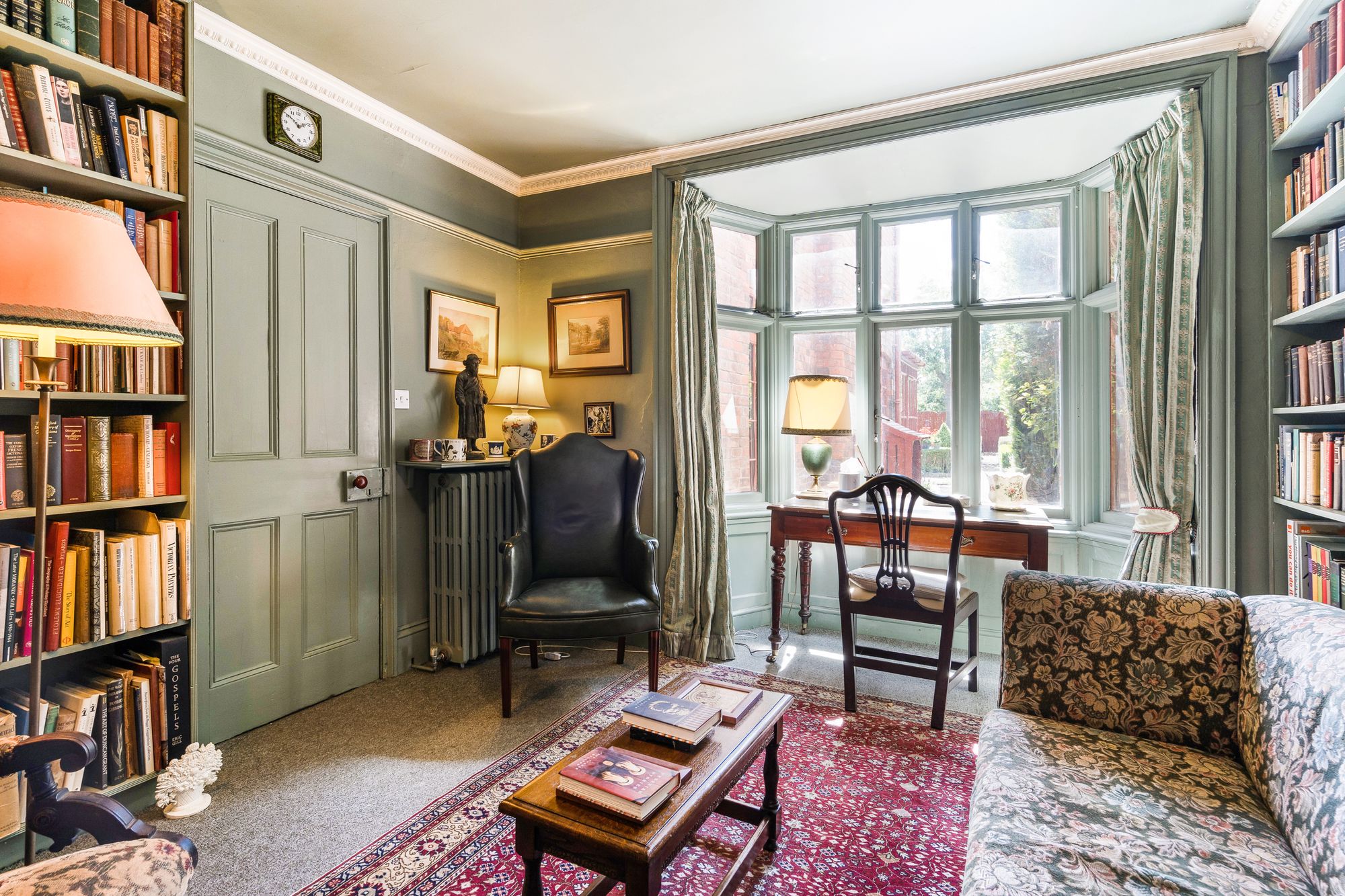 4 bed mid-terraced house for sale in Chestnut Walk, Stratford-Upon-Avon, CV37 17