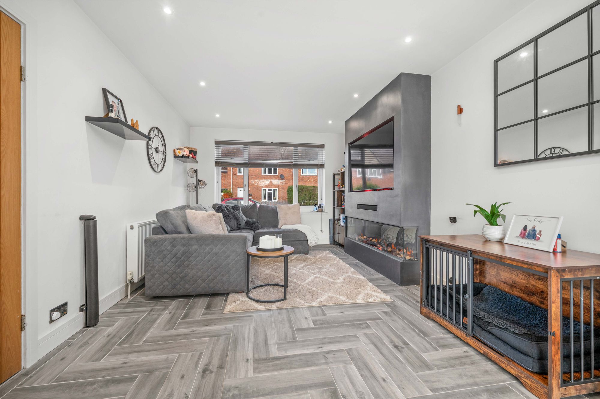 3 bed semi-detached house for sale in Hatherell Road, Radford Semele, CV31  - Property Image 2