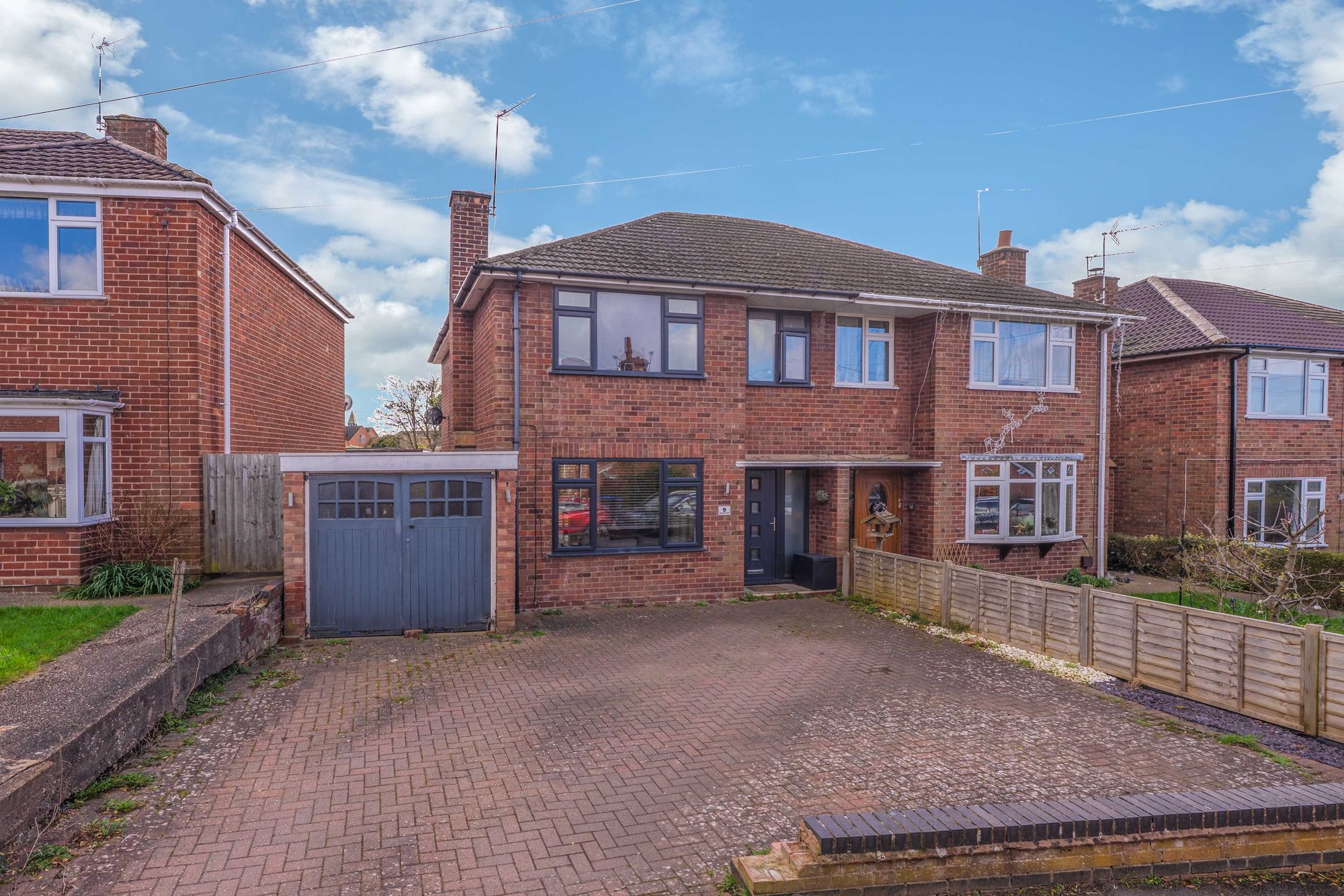 3 bed semi-detached house for sale in Hatherell Road, Radford Semele, CV31  - Property Image 1