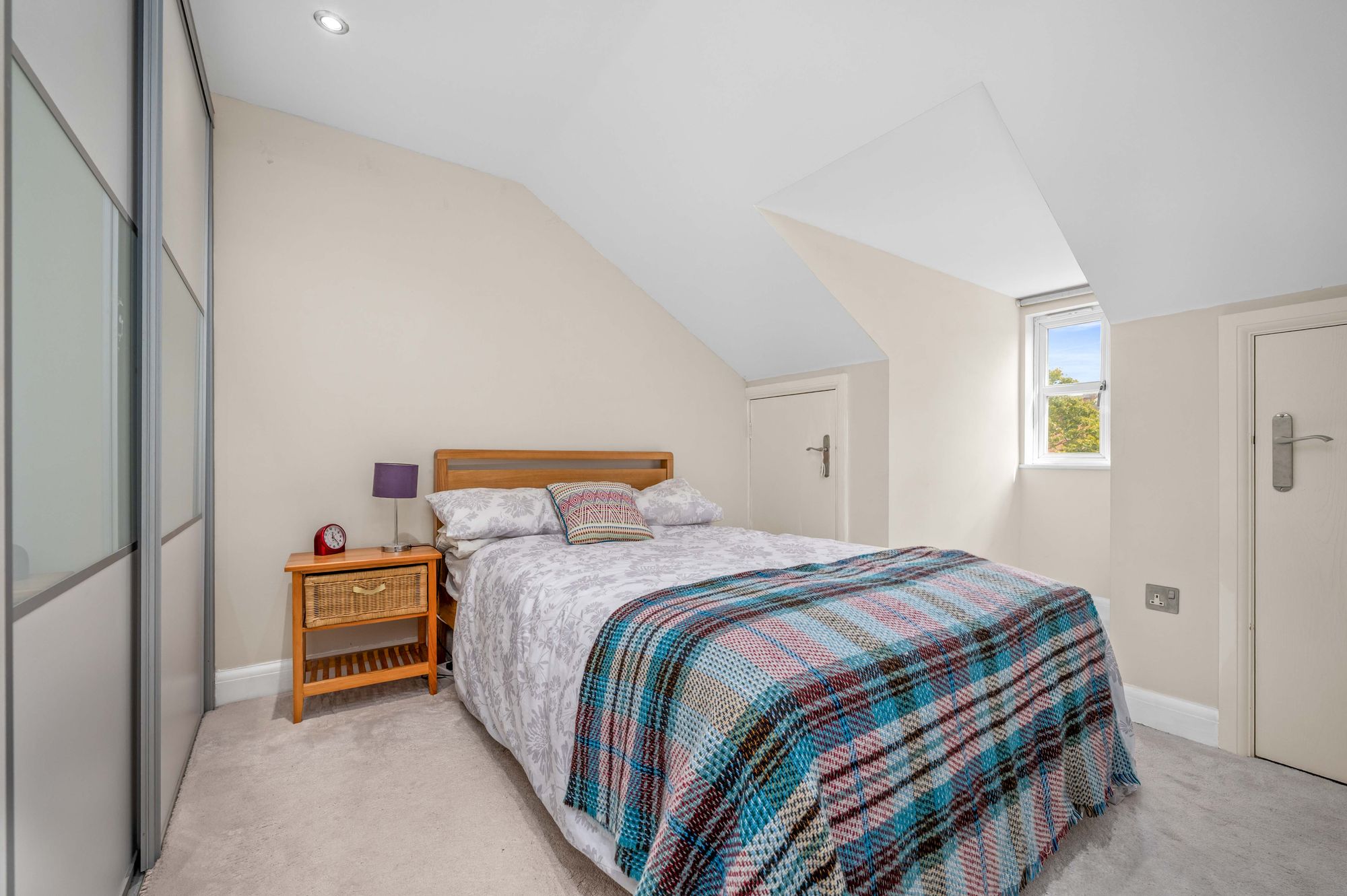 2 bed apartment for sale in Linen Street, Knights Court Linen Street, CV34  - Property Image 5