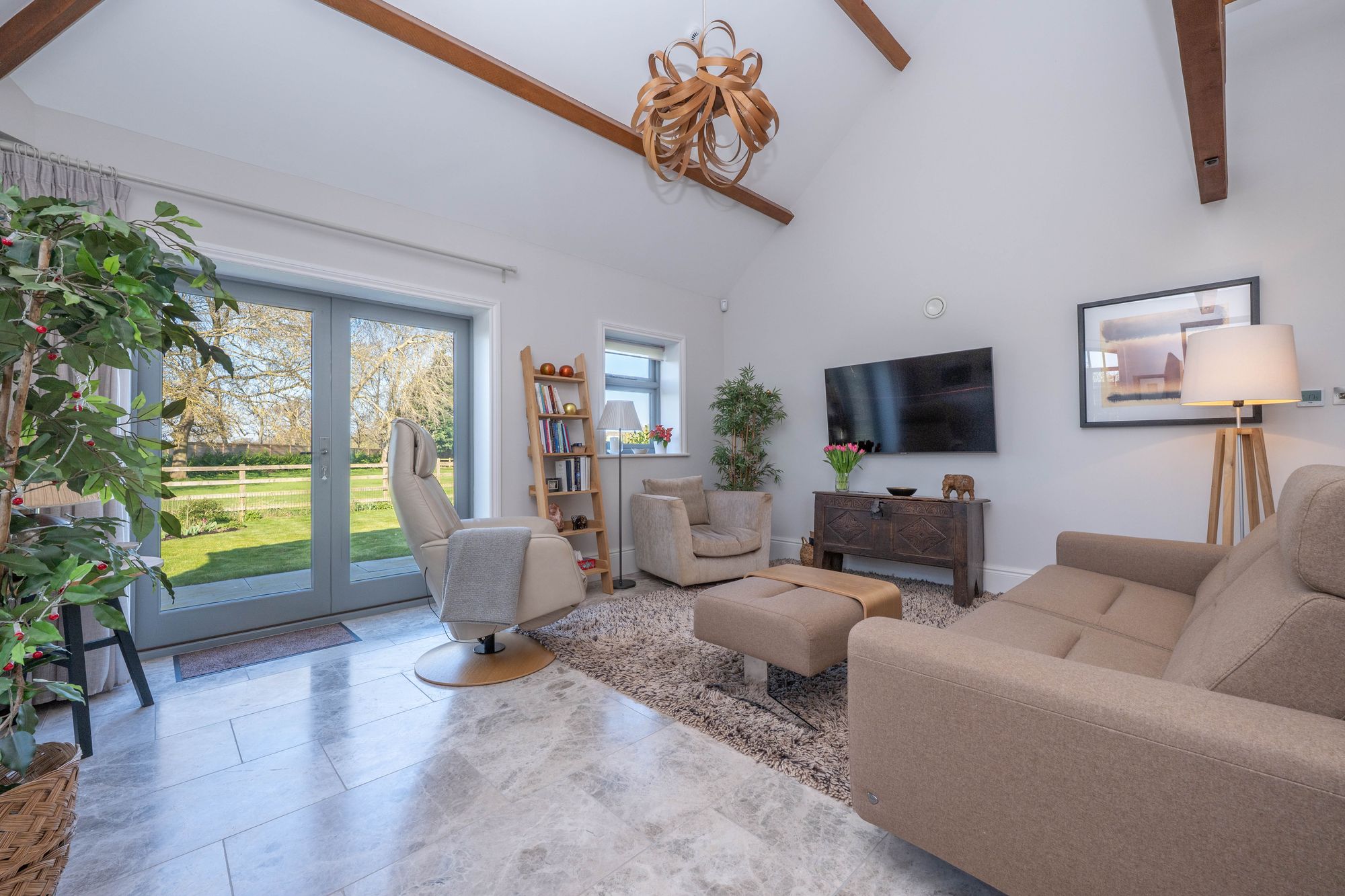 2 bed barn conversion for sale in Stratford Road, Wellesbourne, CV35 11