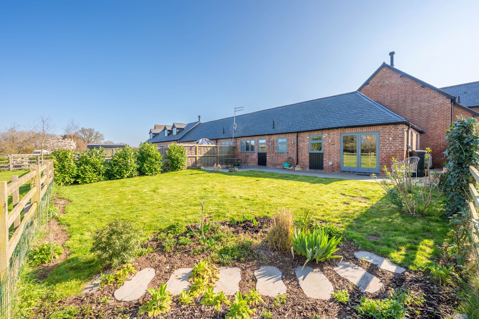 2 bed barn conversion for sale in Stratford Road, Wellesbourne, CV35  - Property Image 19