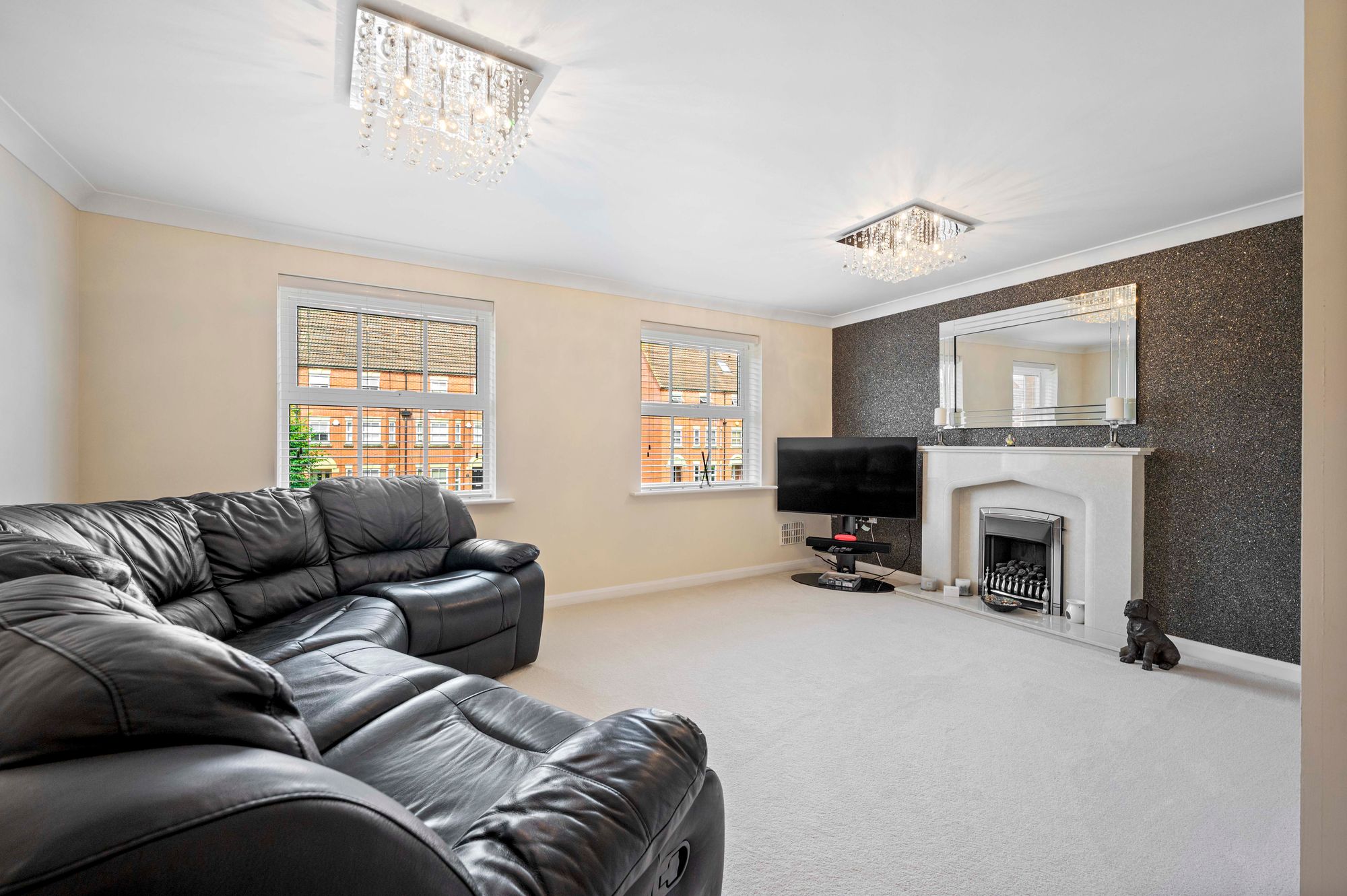 3 bed semi-detached house for sale in Morecroft Drive, Warwick, CV34  - Property Image 2