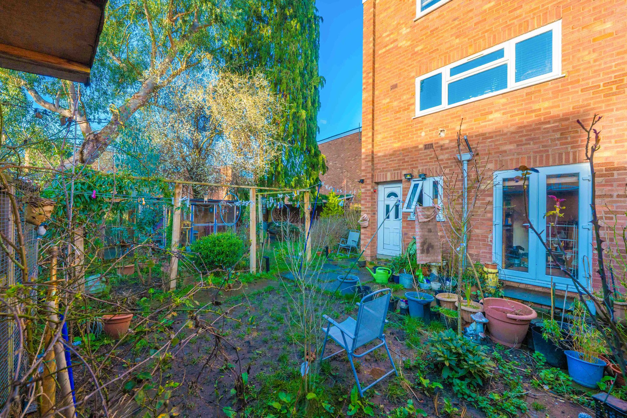 3 bed end of terrace house for sale in Field Close, Warwick, CV34 10