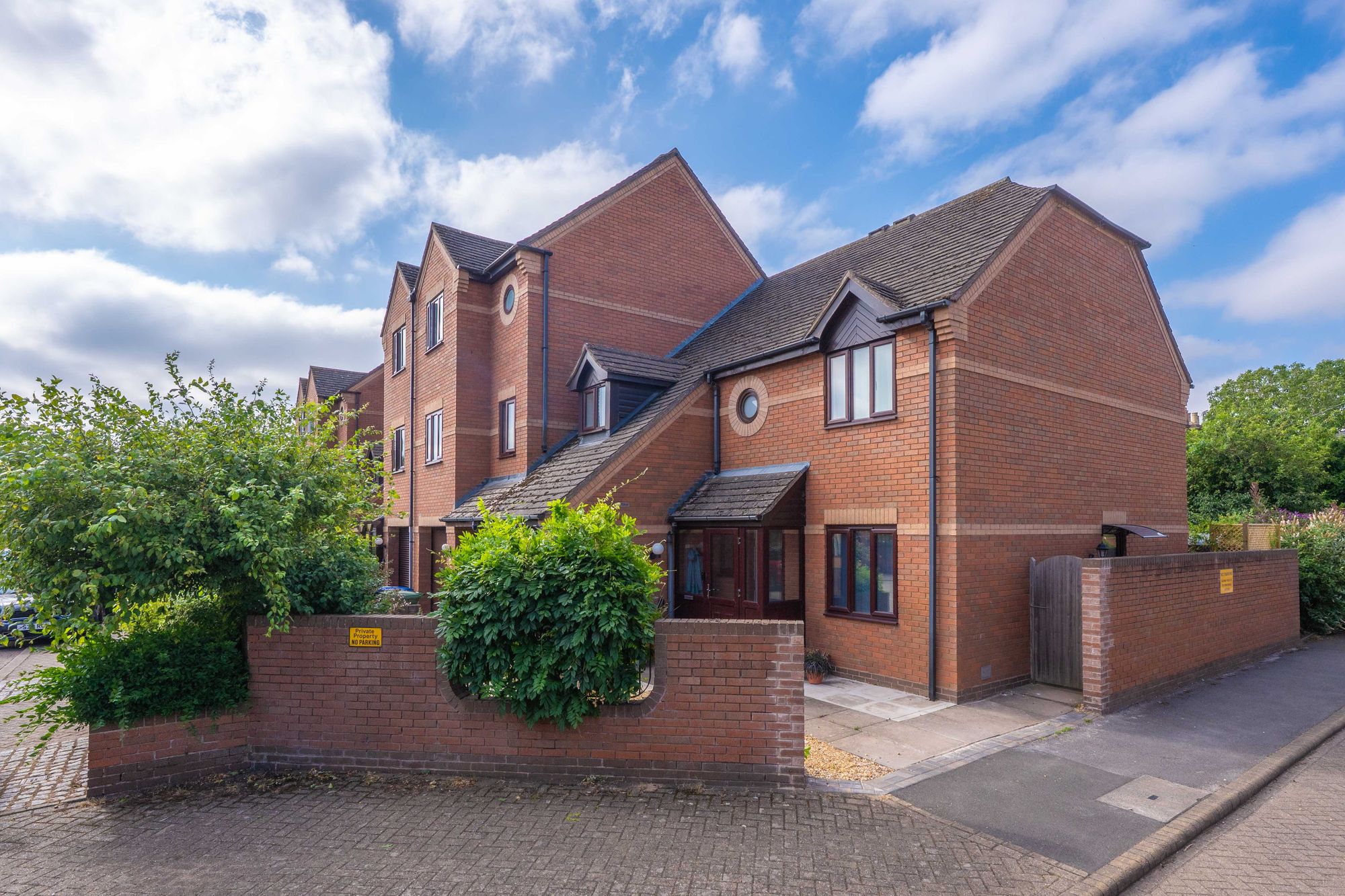 4 bed for sale in Lock Close, Stratford-Upon-Avon, CV37 20