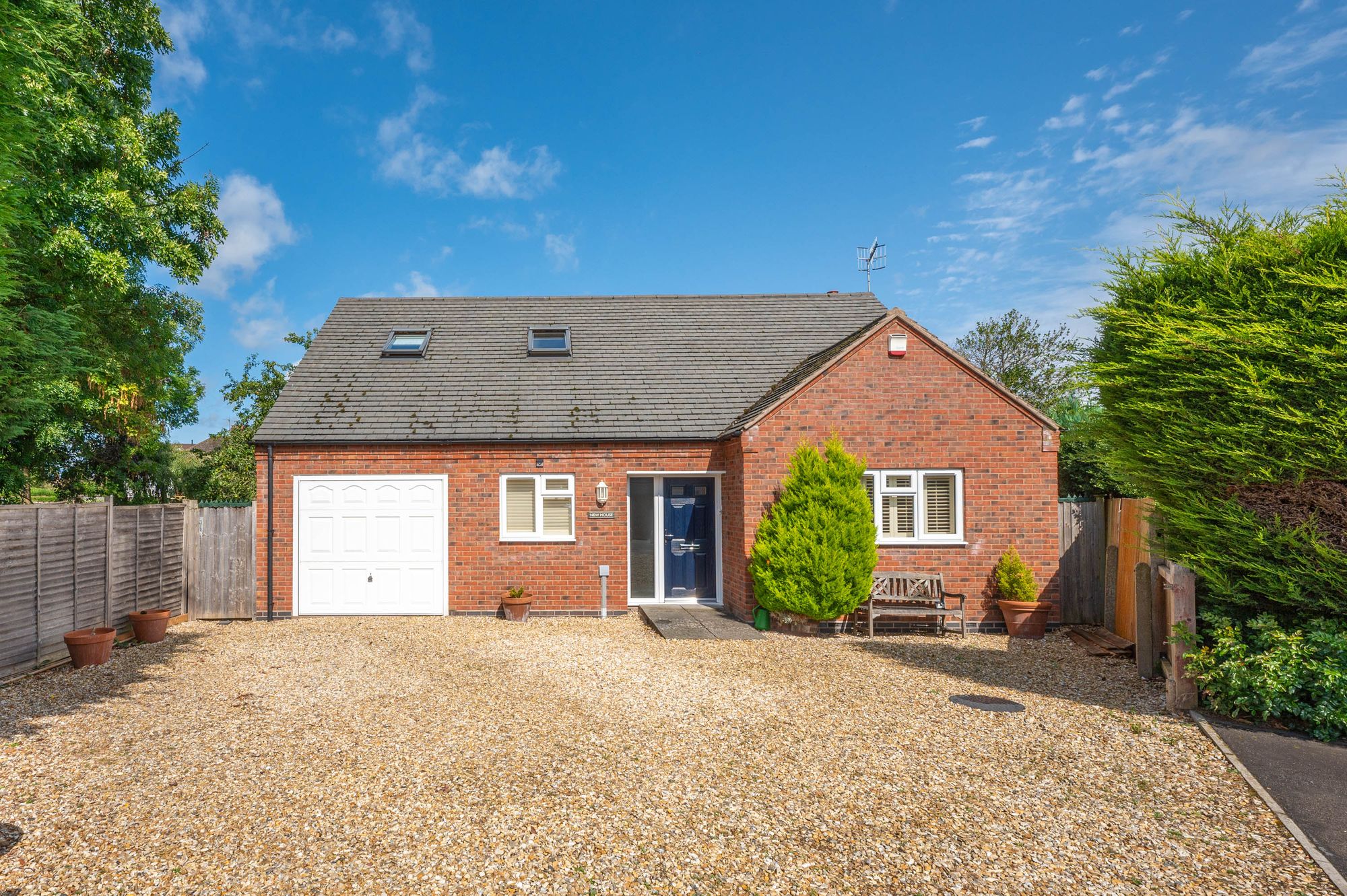 3 bed chalet for sale in Waterloo Drive, Stratford-Upon-Avon, CV37